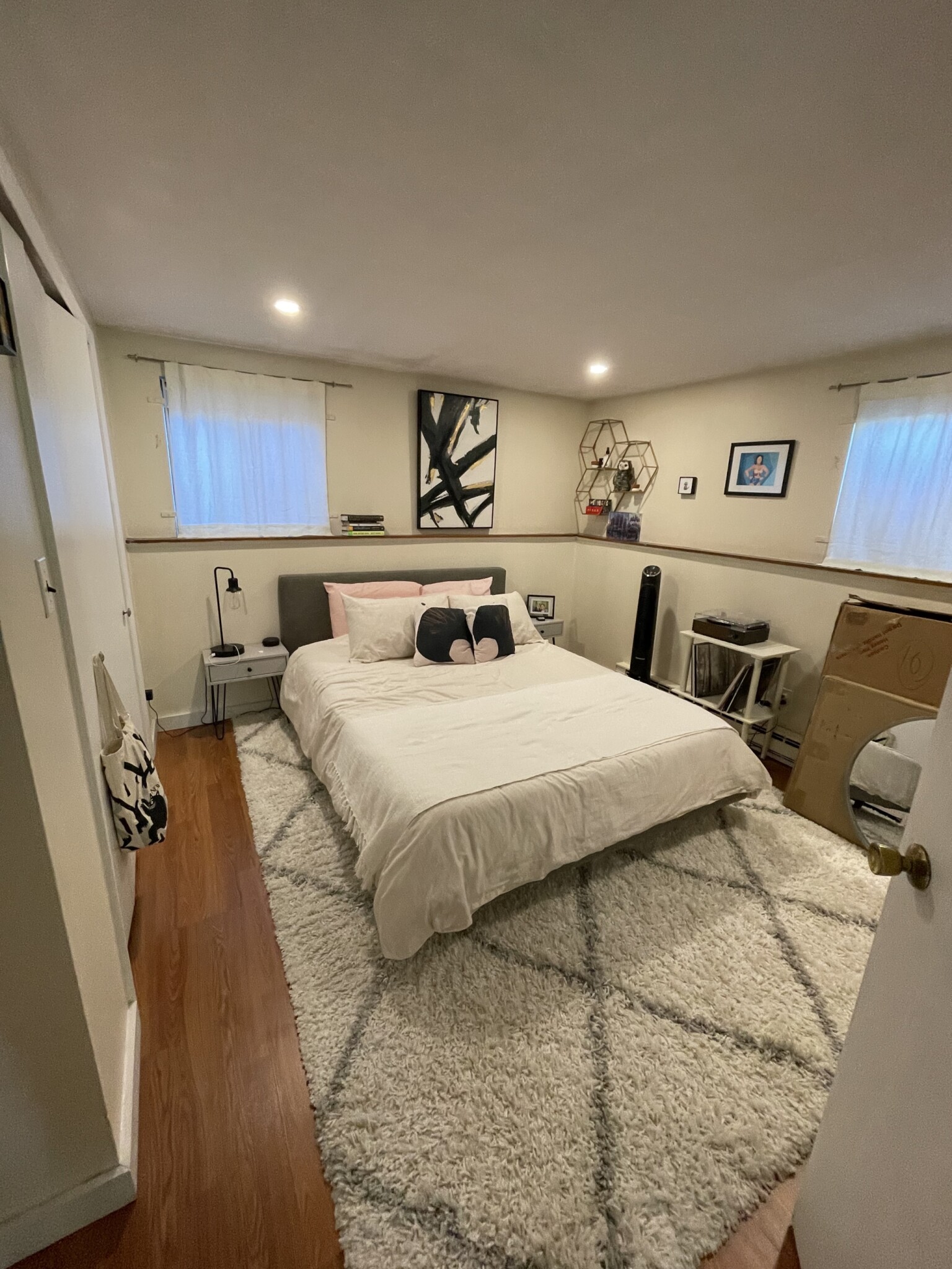 102 Alpine St, Powder House Square