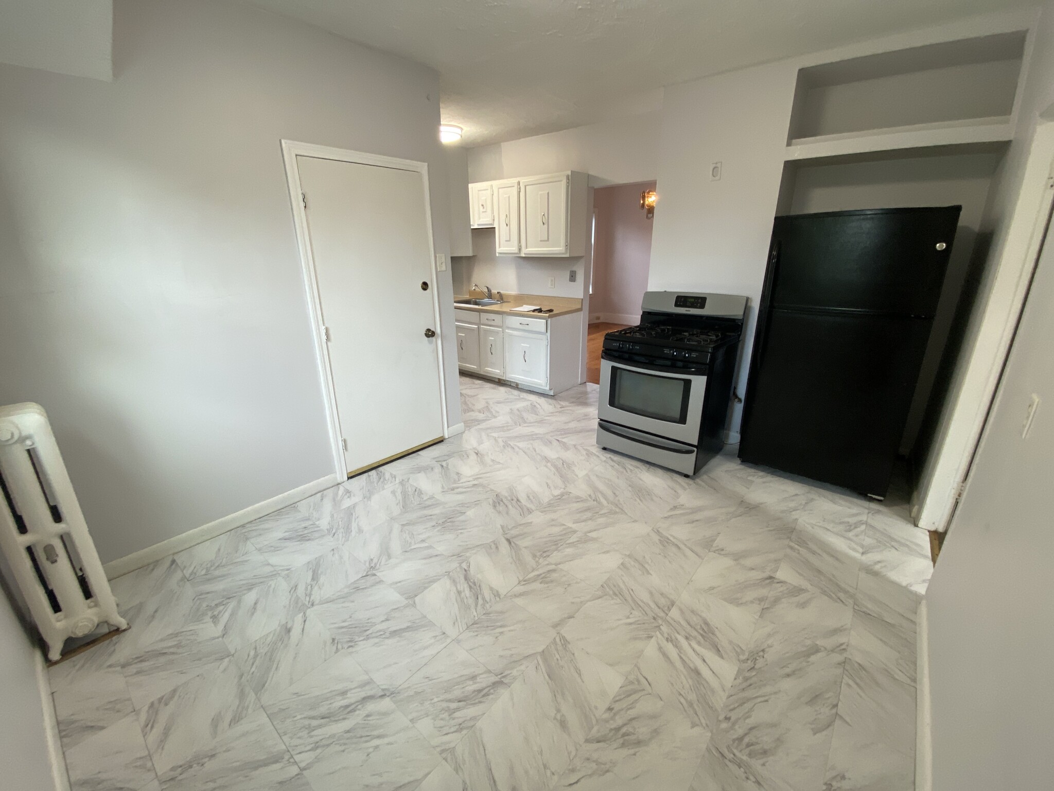 3 bed, 1 bath apartment for rent at 33 Everett Ave Unit 2, East Somerville — photo 4 of 17