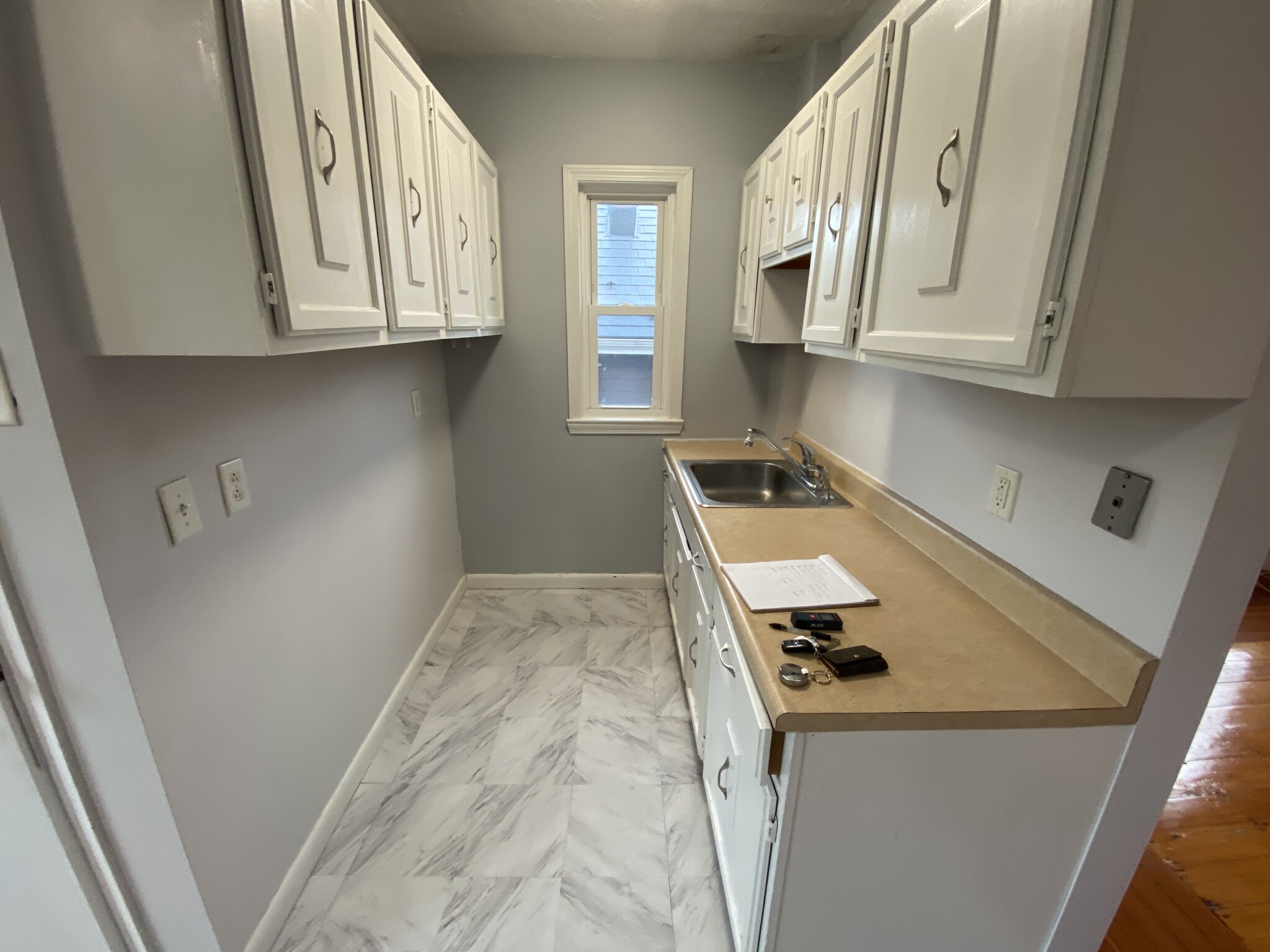 3 bed, 1 bath apartment for rent at 33 Everett Ave Unit 2, East Somerville — photo 5 of 17