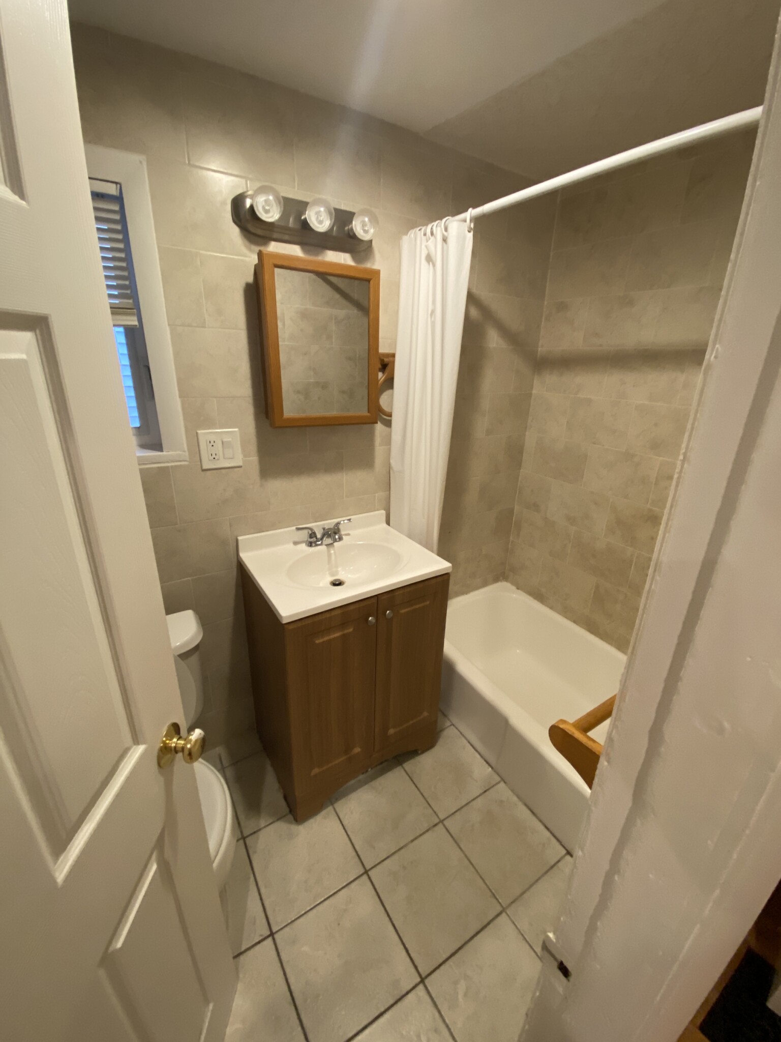 55 Bonair St, East Somerville