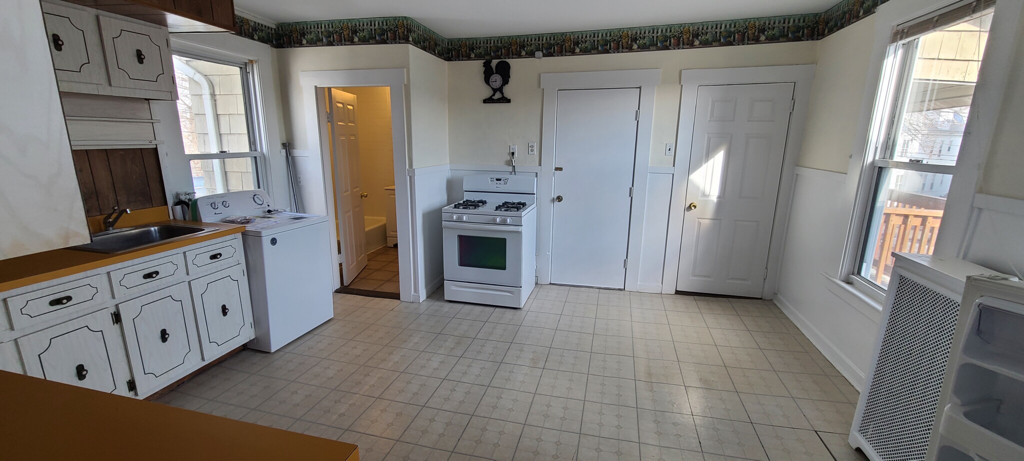 543 Broadway, Magoun Square