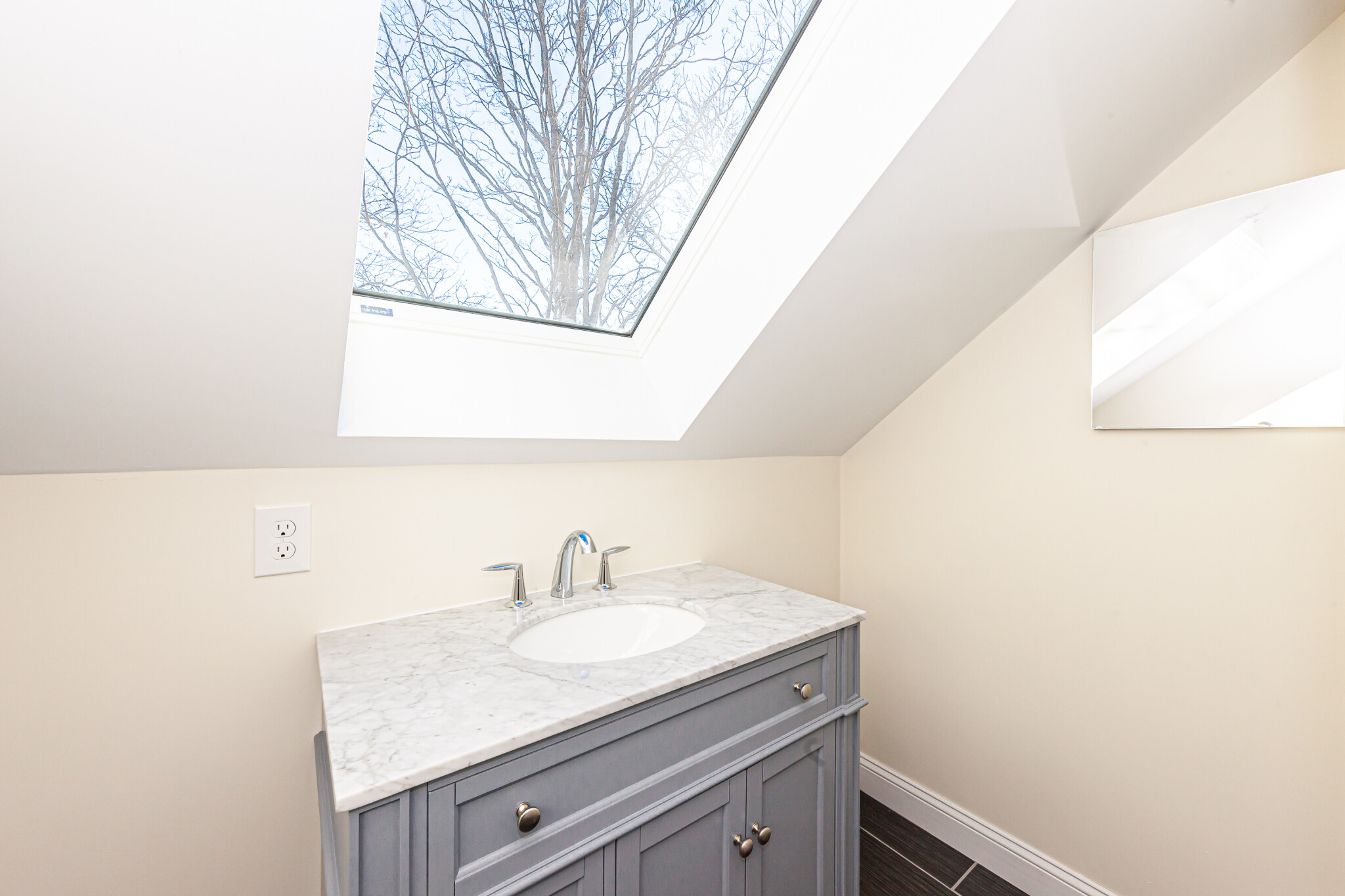 48 Caldwell Rd, West End