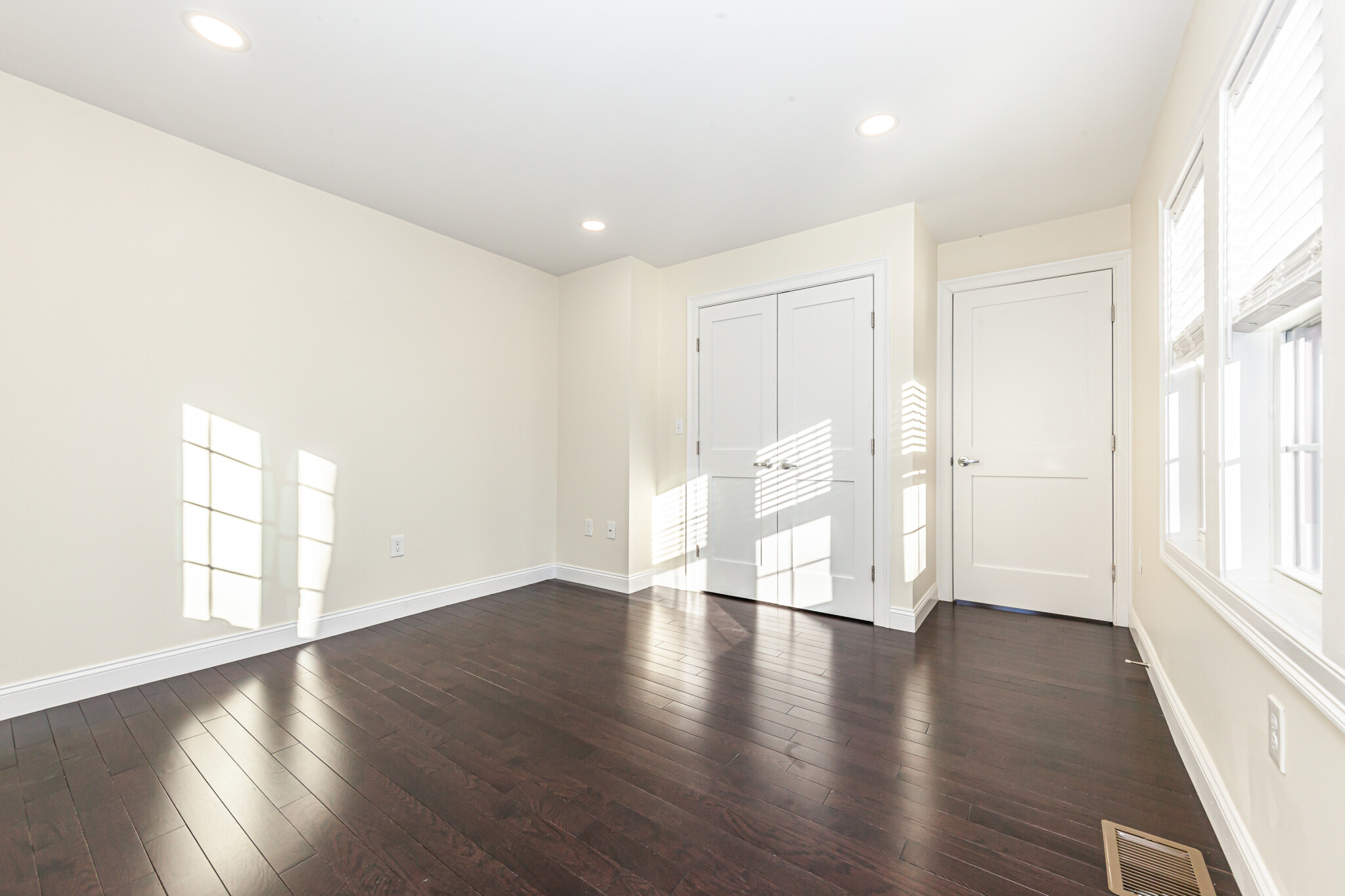 48 Caldwell Rd, West End