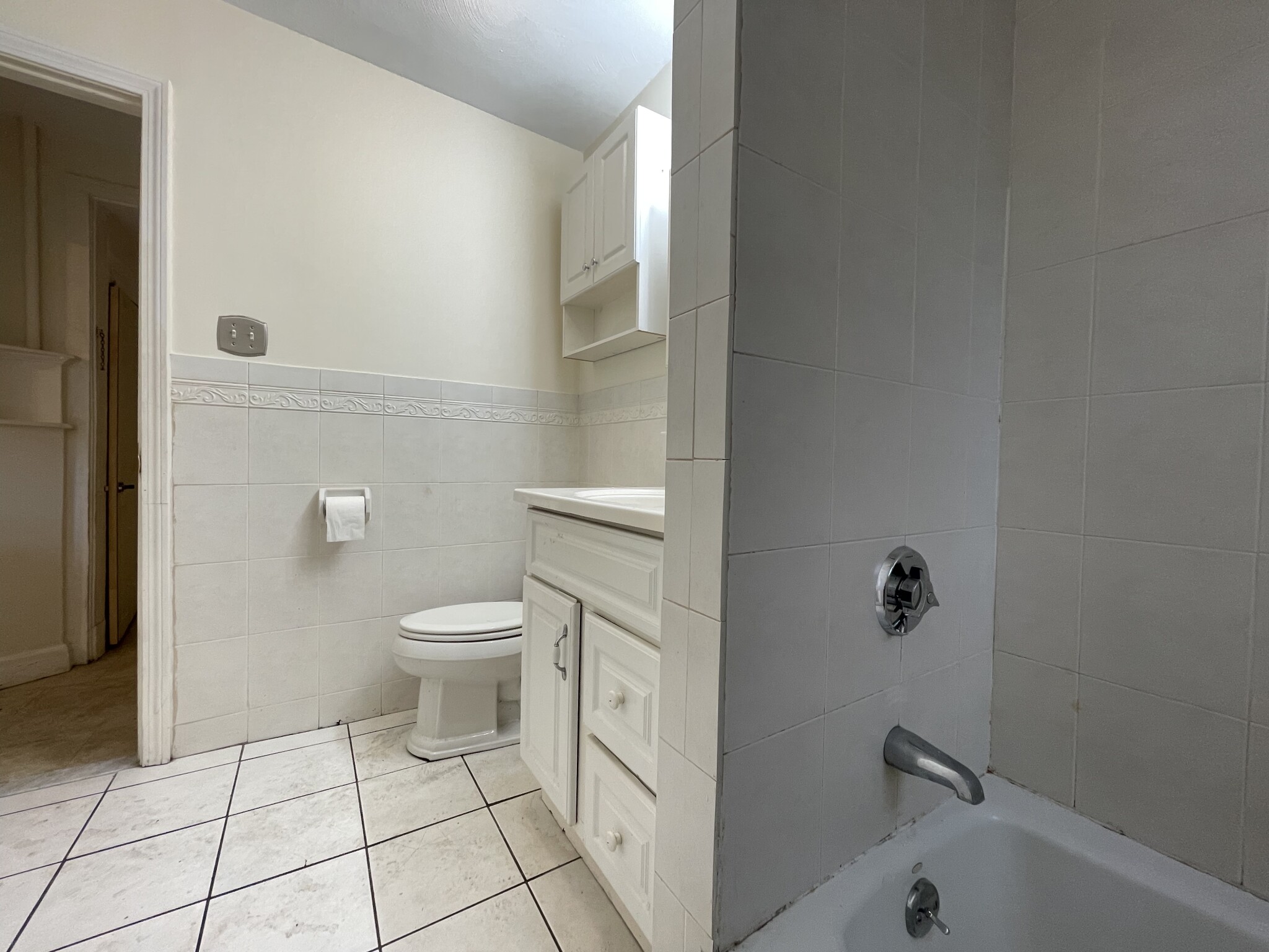 543 Broadway, Magoun Square