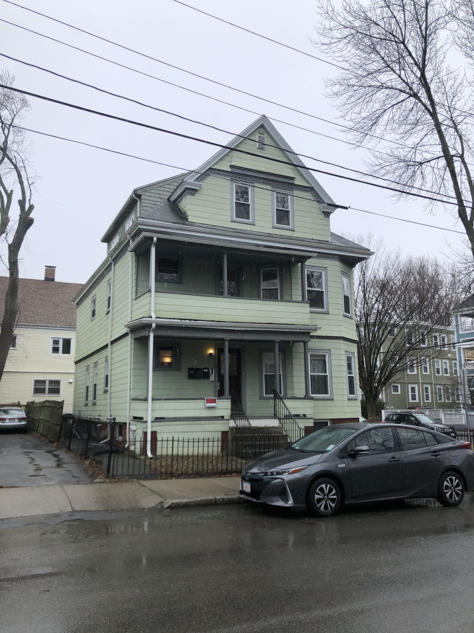 147 Willow Ave, Davis Square