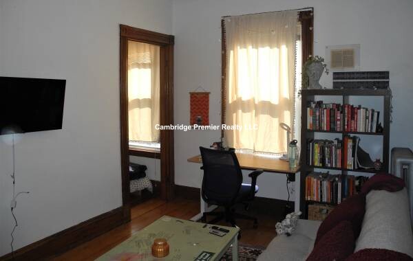 48 Putnam St, Prospect Hill