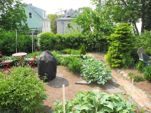 48 Putnam St, Prospect Hill