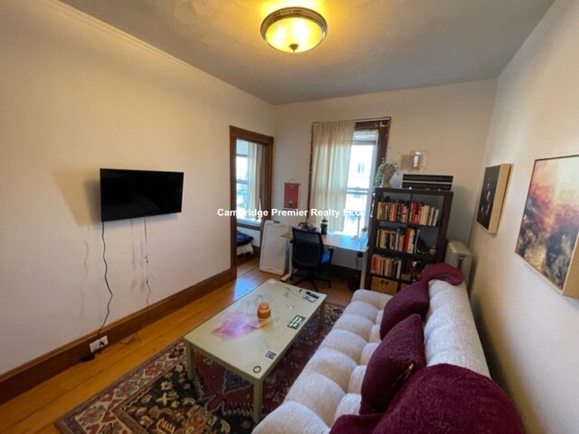 48 Putnam St, Prospect Hill