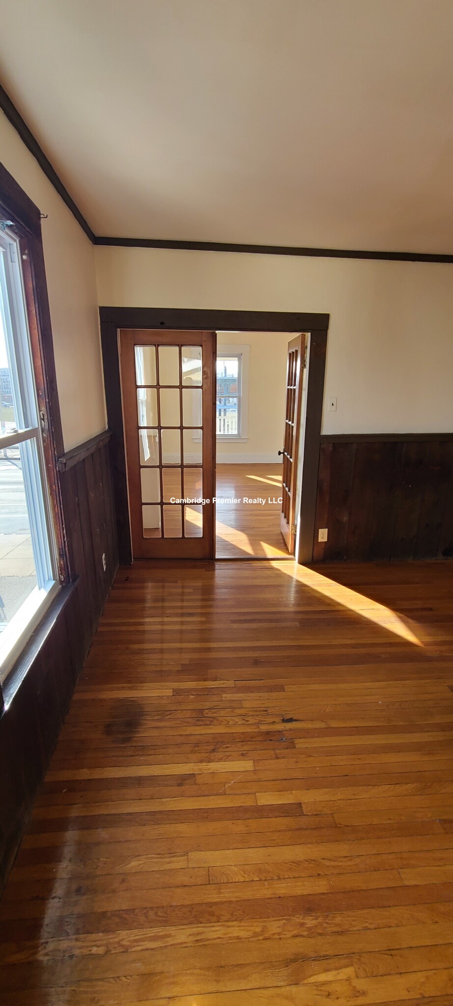 543 Broadway, Magoun Square