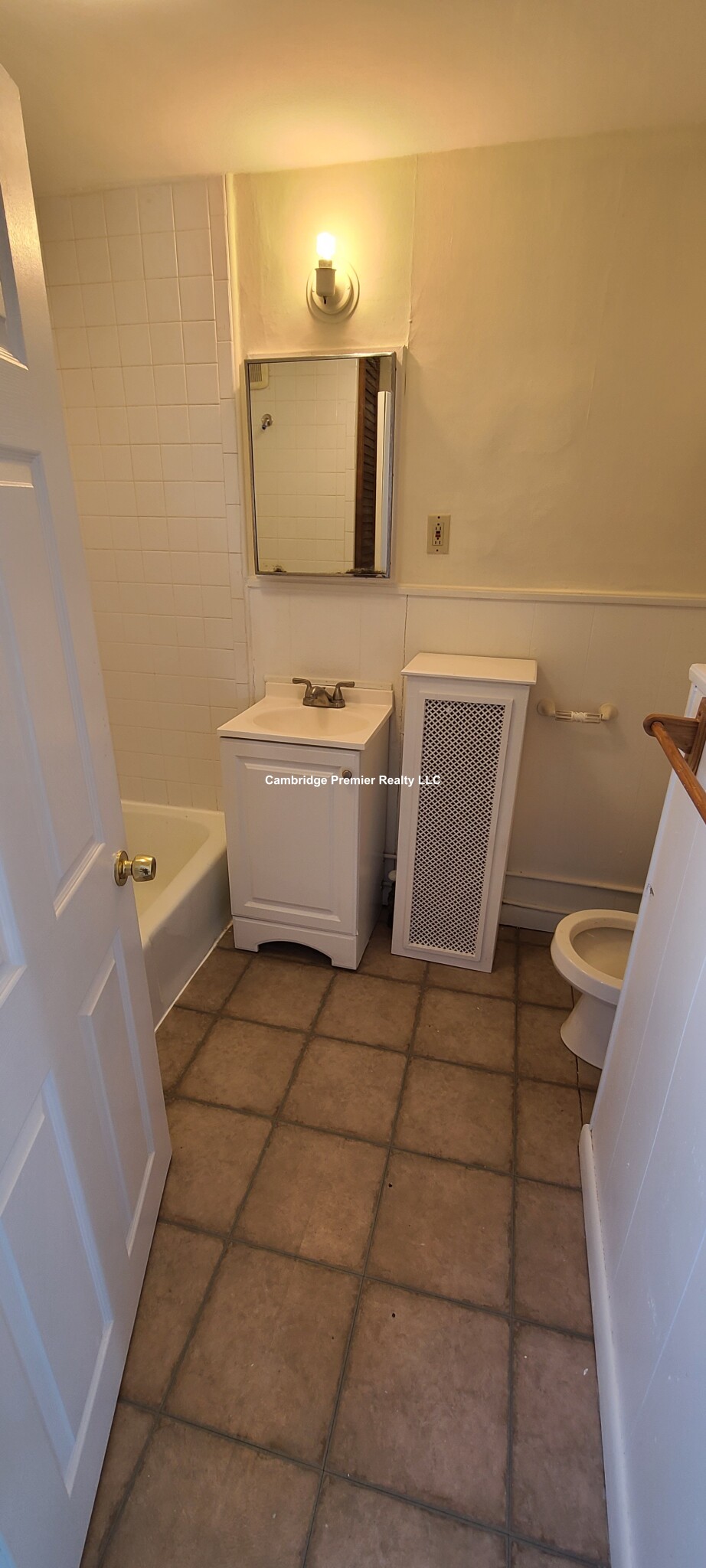 543 Broadway, Magoun Square