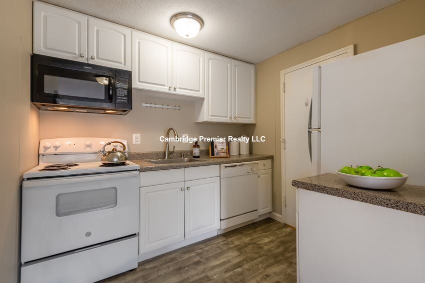 375 Harvard St, Mid-Cambridge