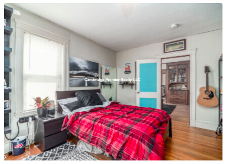 52 Upland Rd, Davis Square