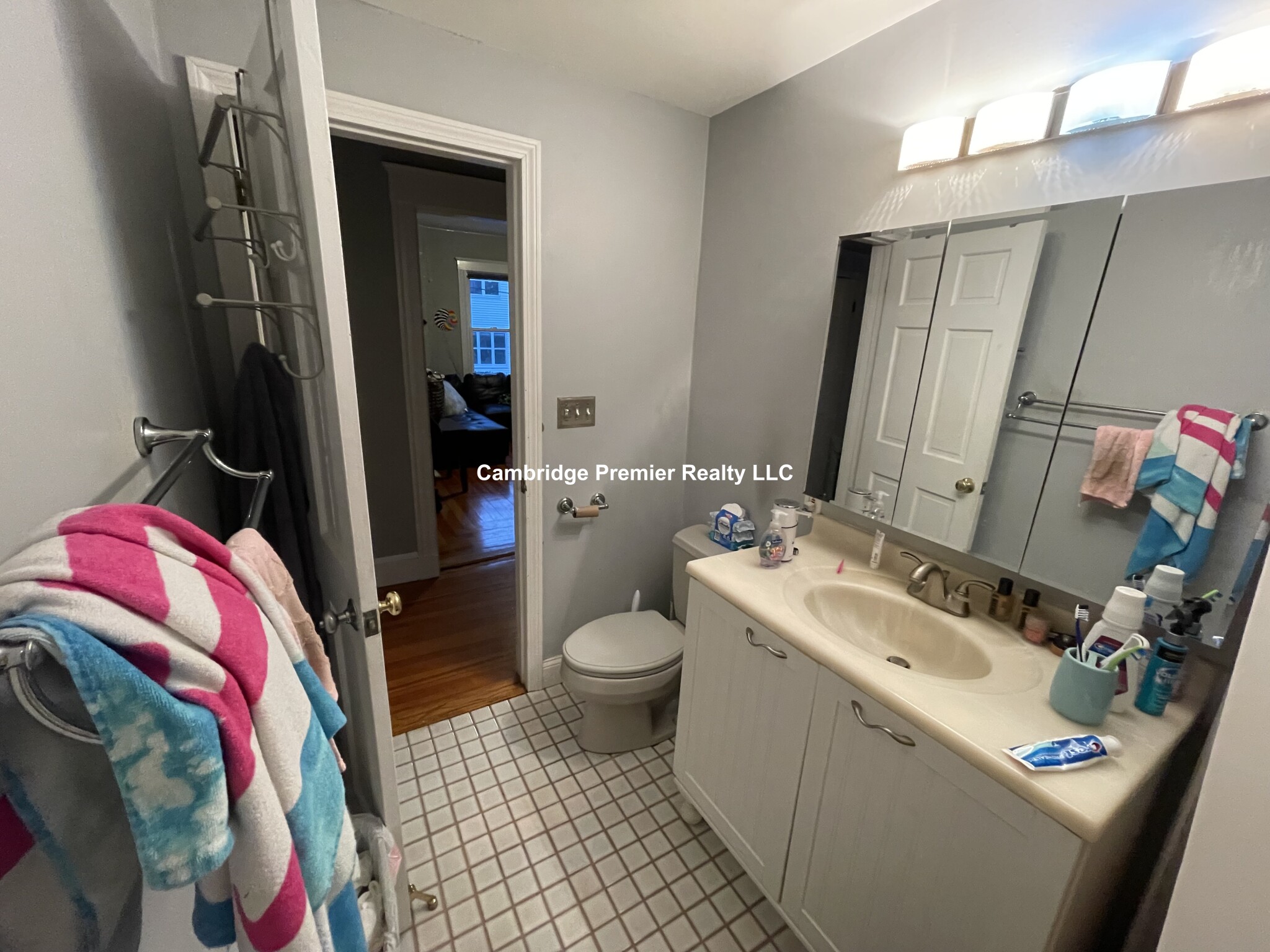https://ygl-photos.s3.us-west-004.backblazeb2.com/8756W6283ddf452ee7.jpg