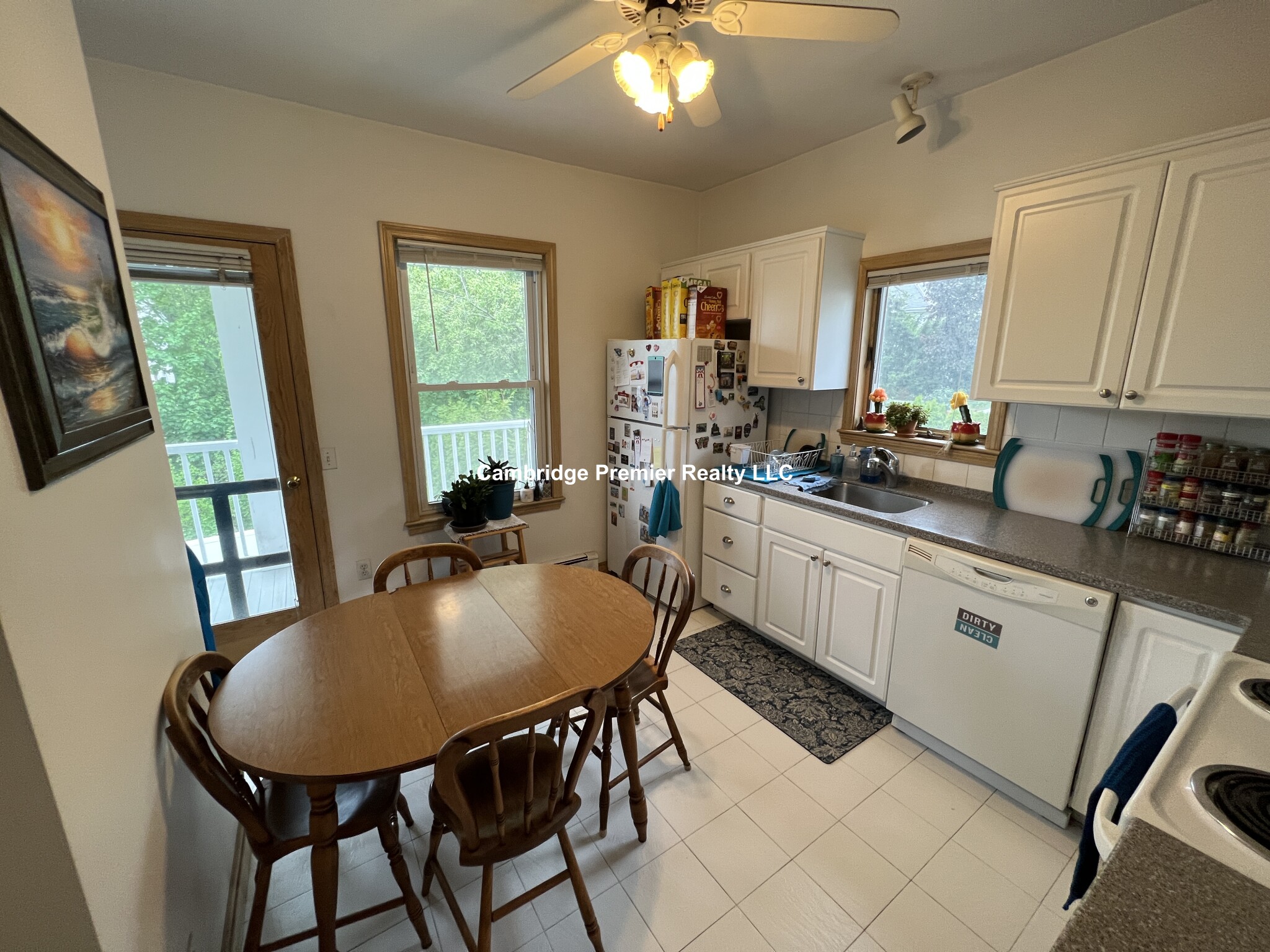 82 Park Ave, Strawberry Hill