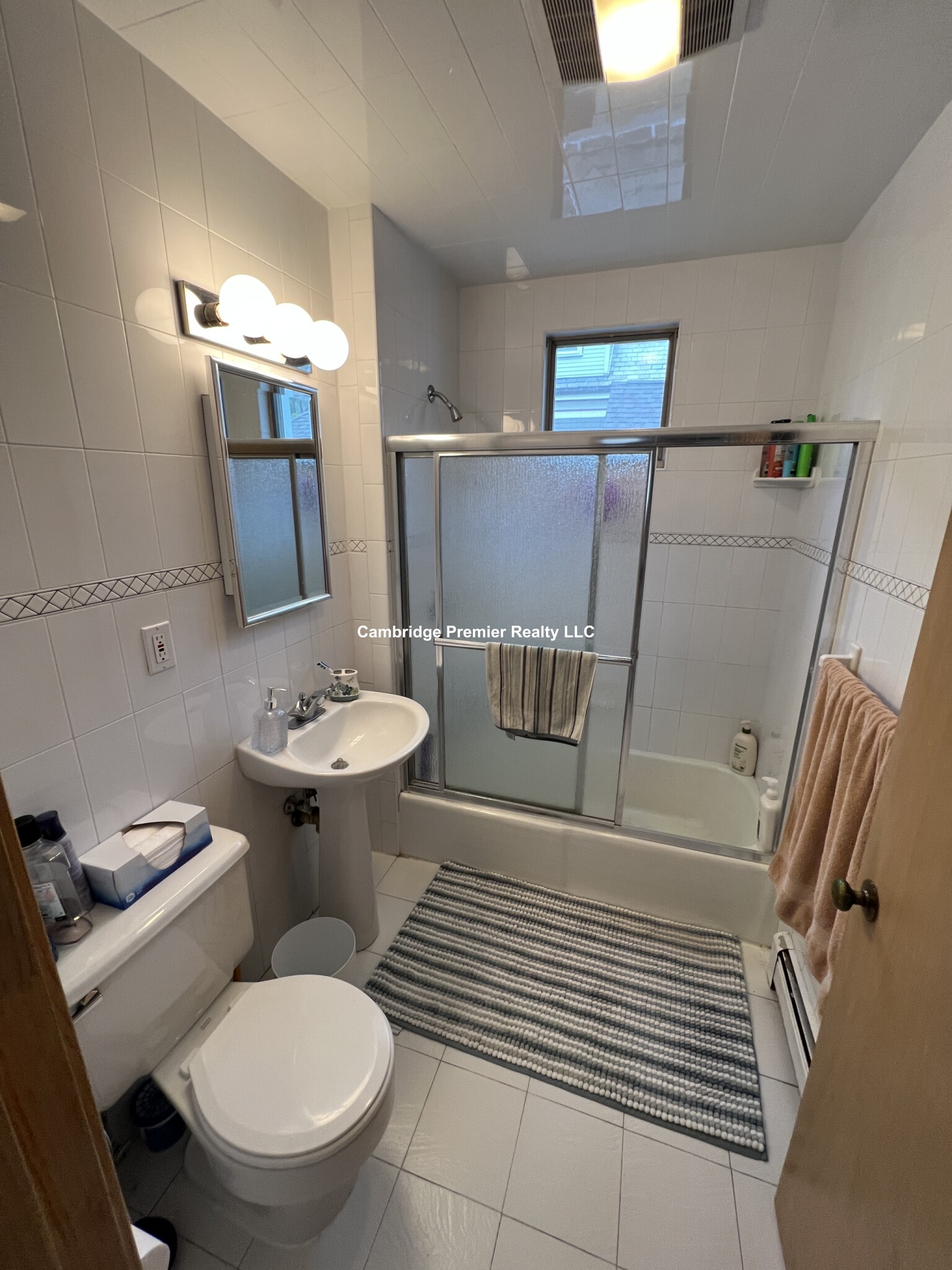 82 Park Ave, Strawberry Hill