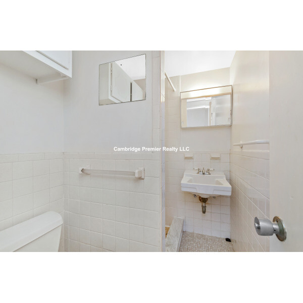 287 Harvard St, Mid-Cambridge