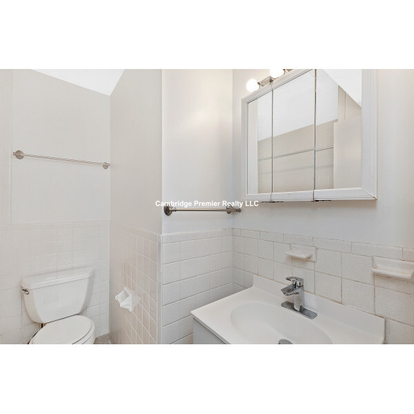 287 Harvard St, Mid-Cambridge