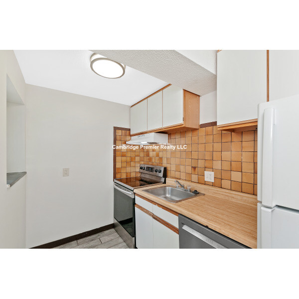 287 Harvard St, Mid-Cambridge