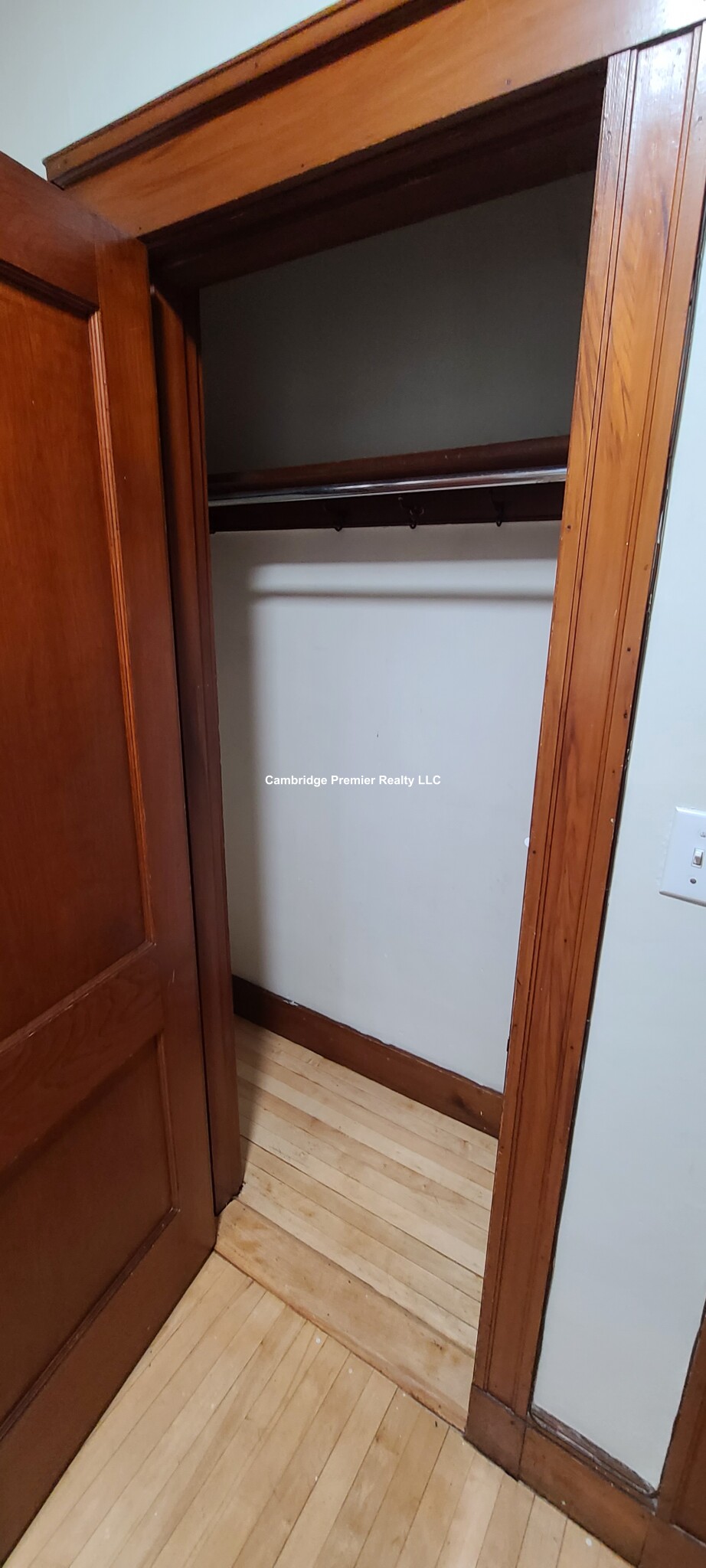 5 Linnaean St, Neighborhood Nine