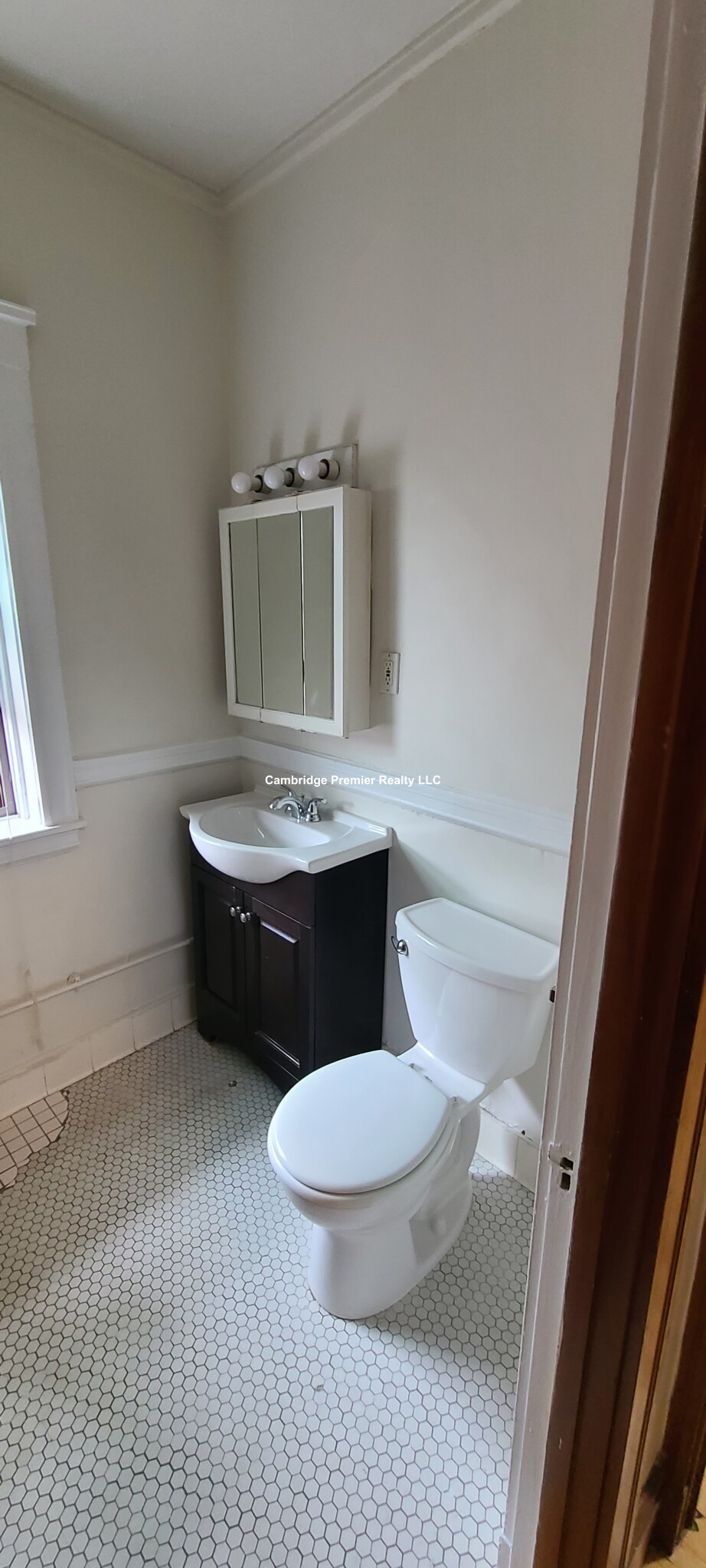 5 Linnaean St, Neighborhood Nine