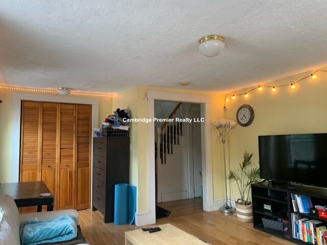 240 Charles St, East Cambridge