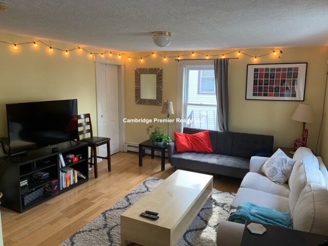 240 Charles St, East Cambridge