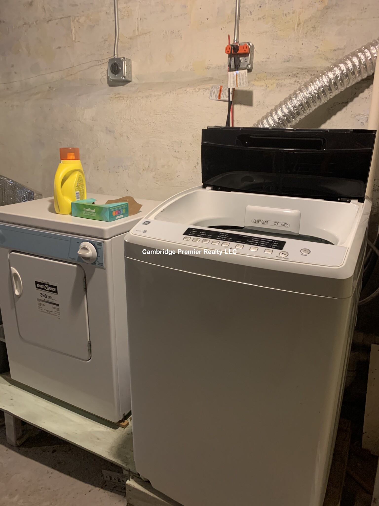 240 Charles St, East Cambridge