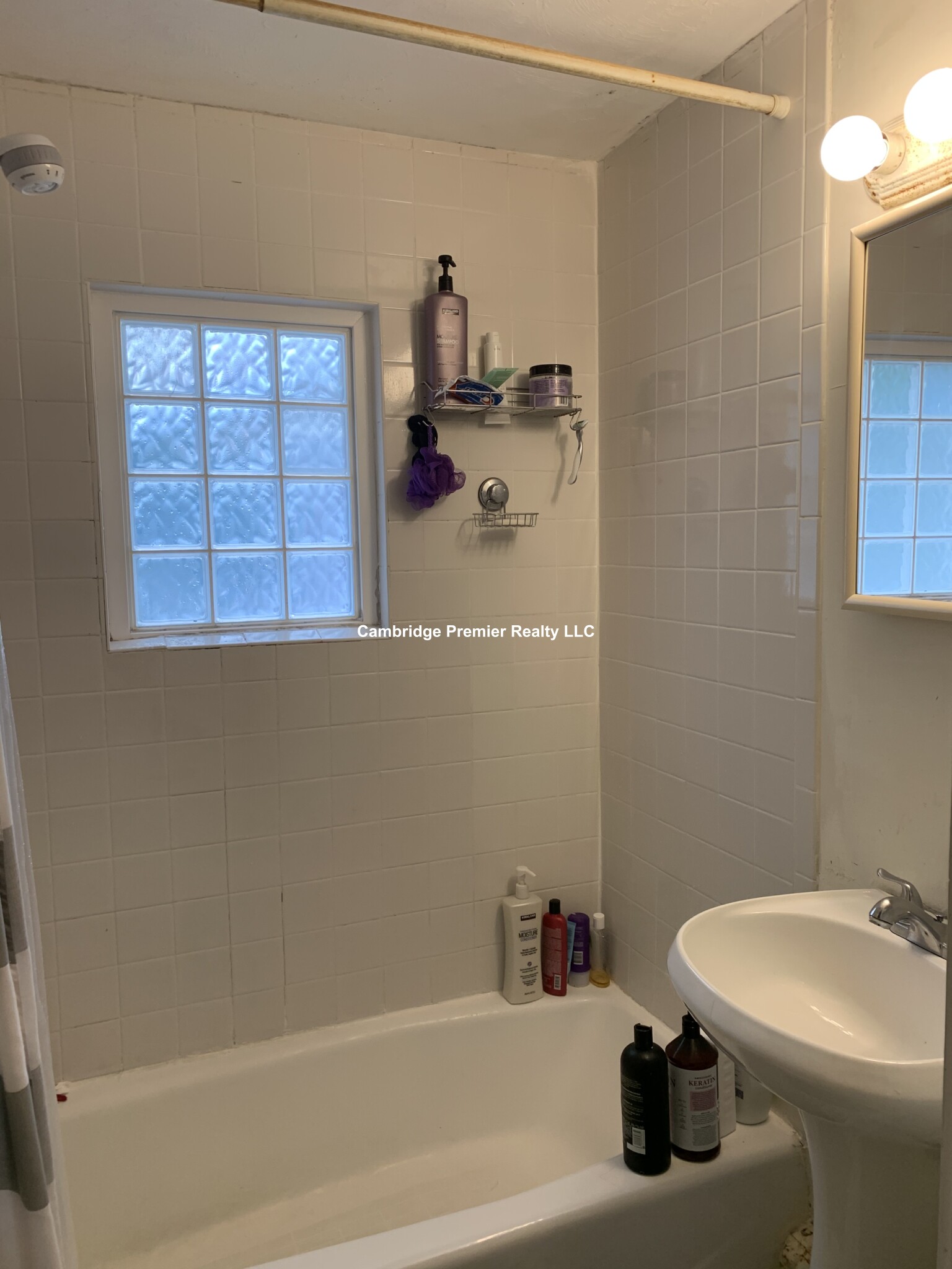 240 Charles St, East Cambridge