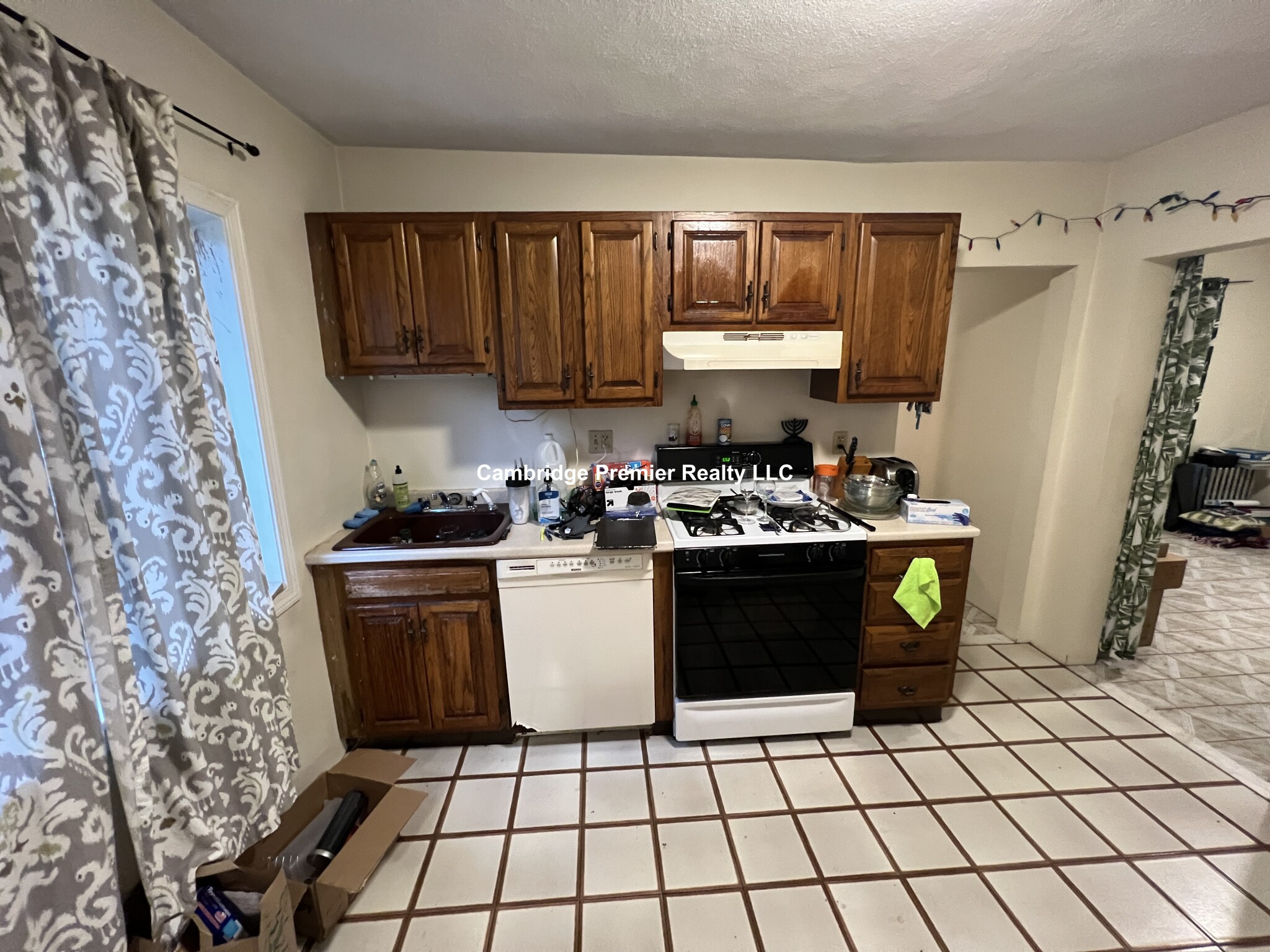 50 Raymond Ave, West Somerville