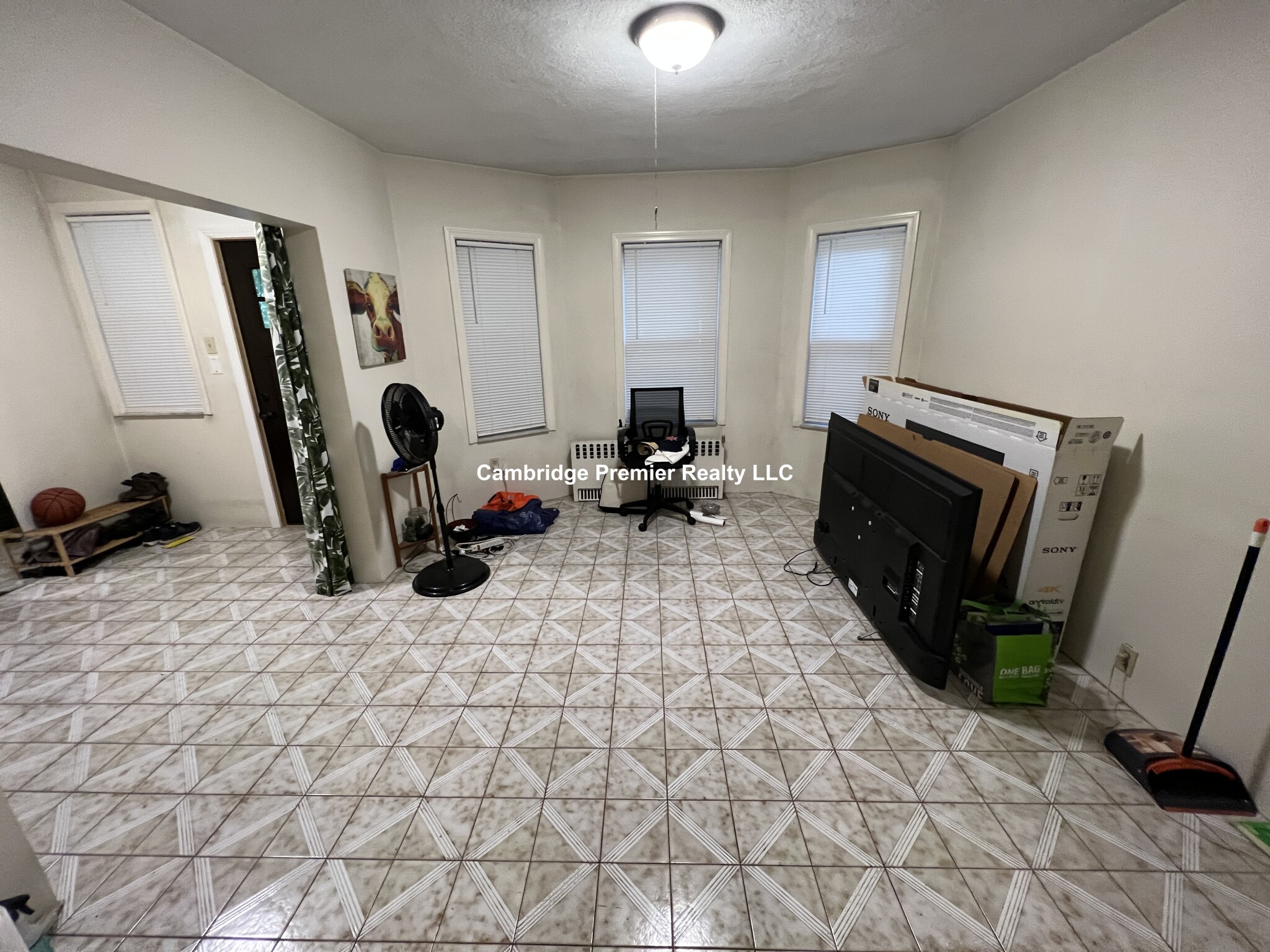 50 Raymond Ave, West Somerville