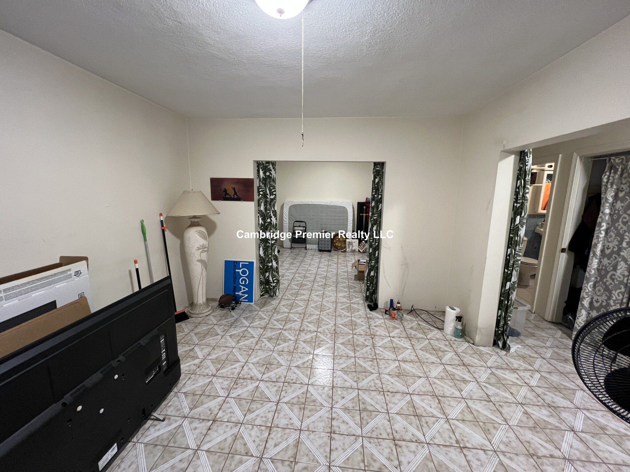 50 Raymond Ave, West Somerville