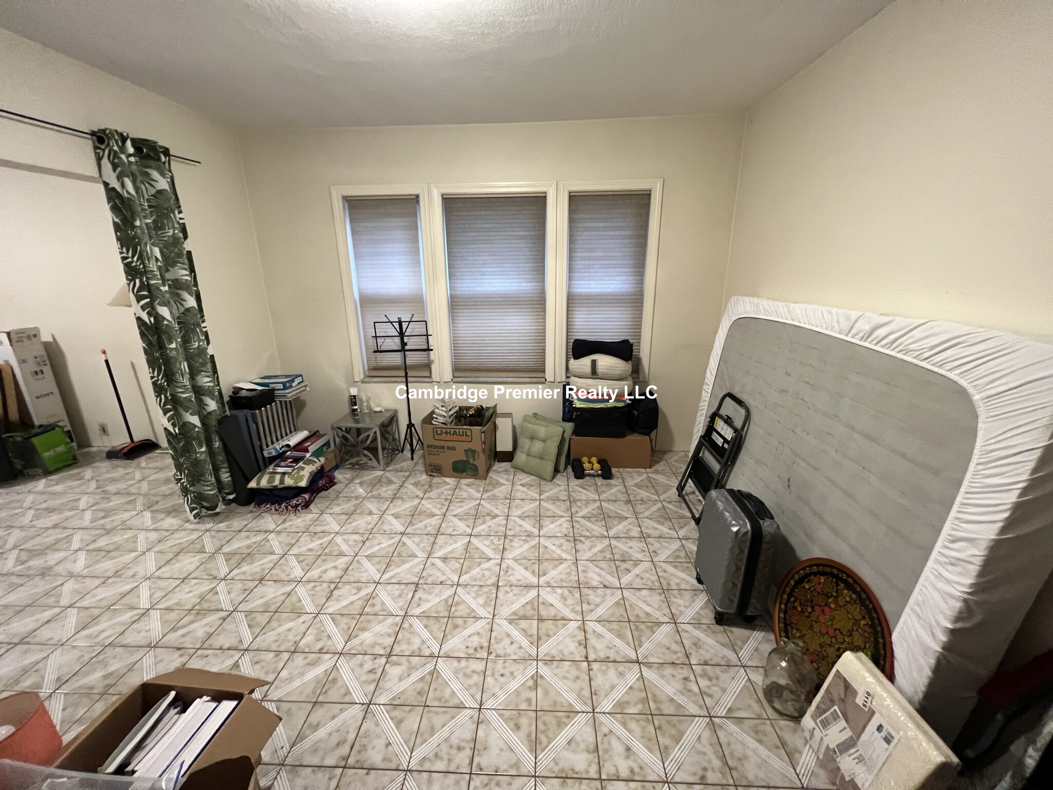 50 Raymond Ave, West Somerville