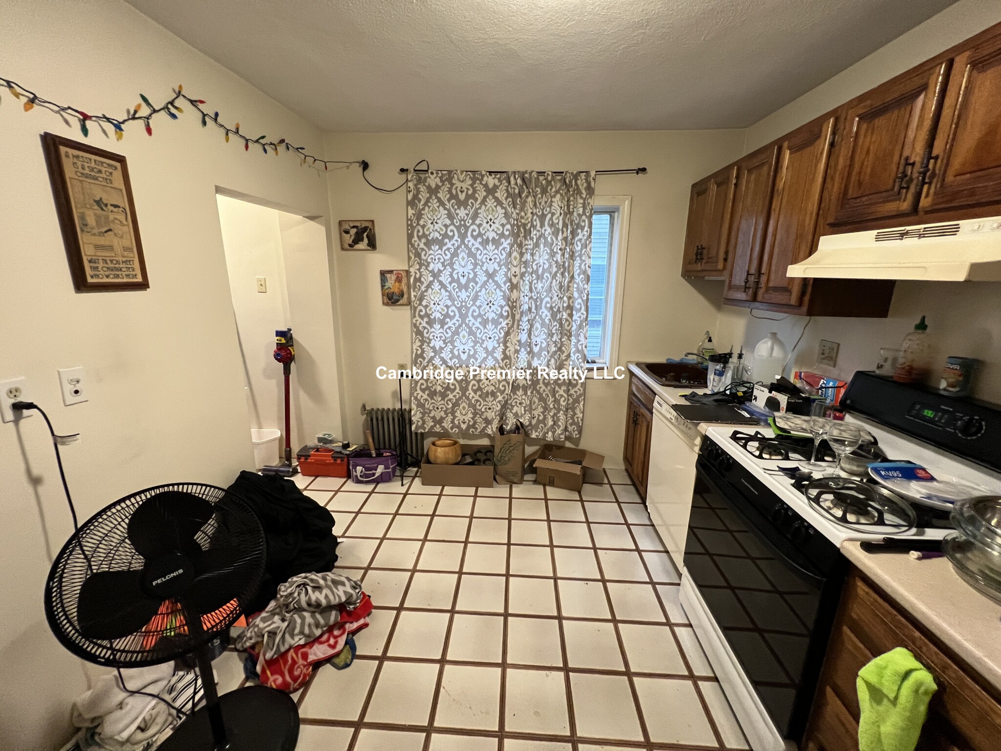 50 Raymond Ave, West Somerville