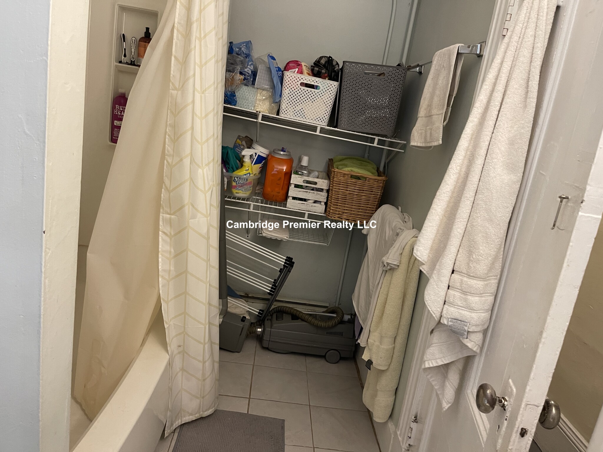 114 Woodstock St, Teele Square