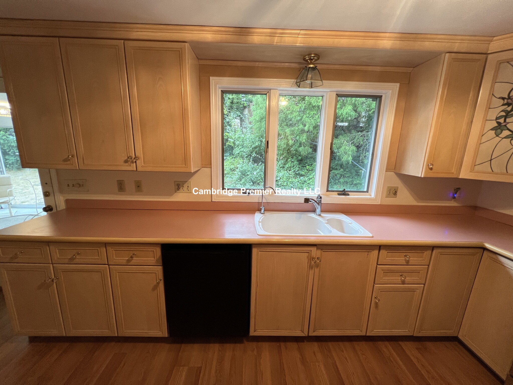 30 Frost St, Arlington