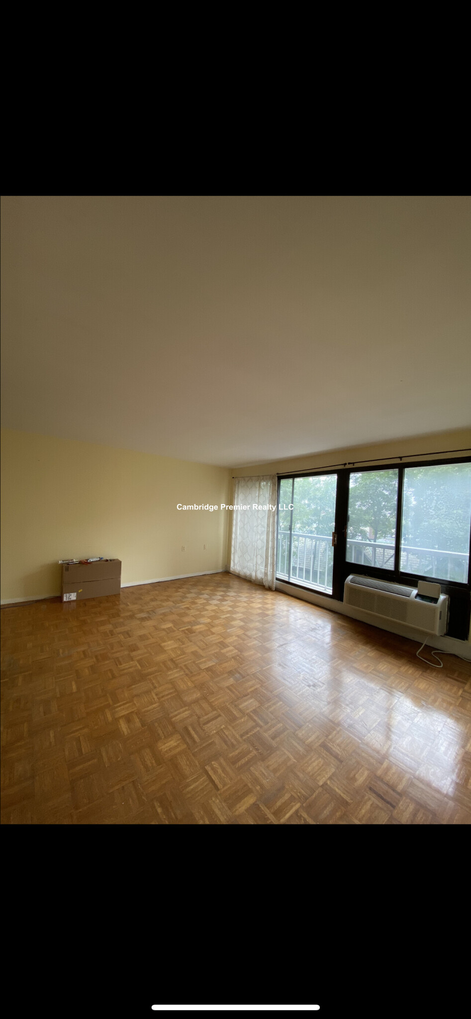 1105 Massachusetts Ave, Harvard Square