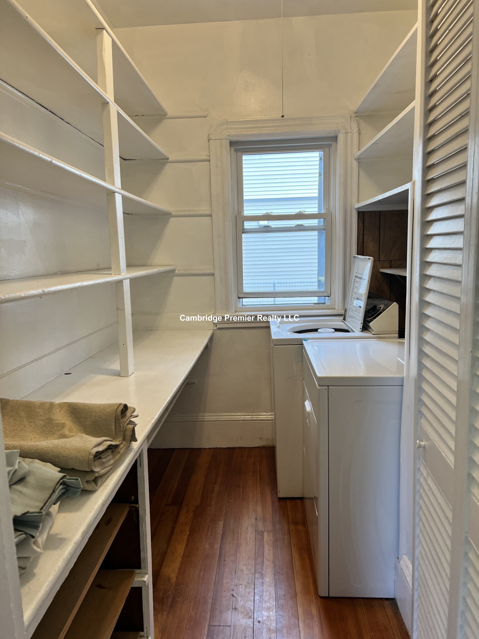 147 Willow Ave, Davis Square