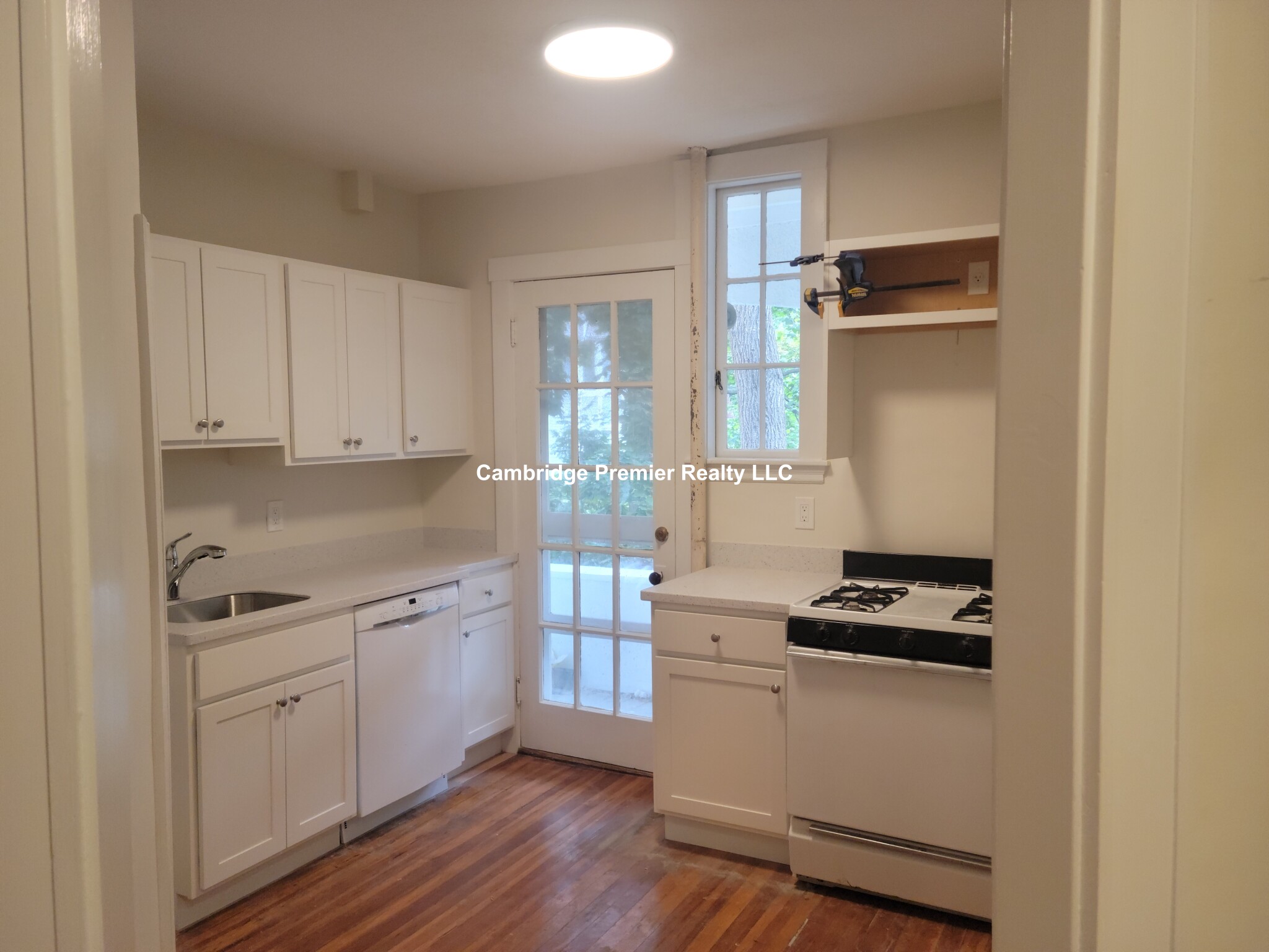 33 Concord Ave, Neighborhood Nine