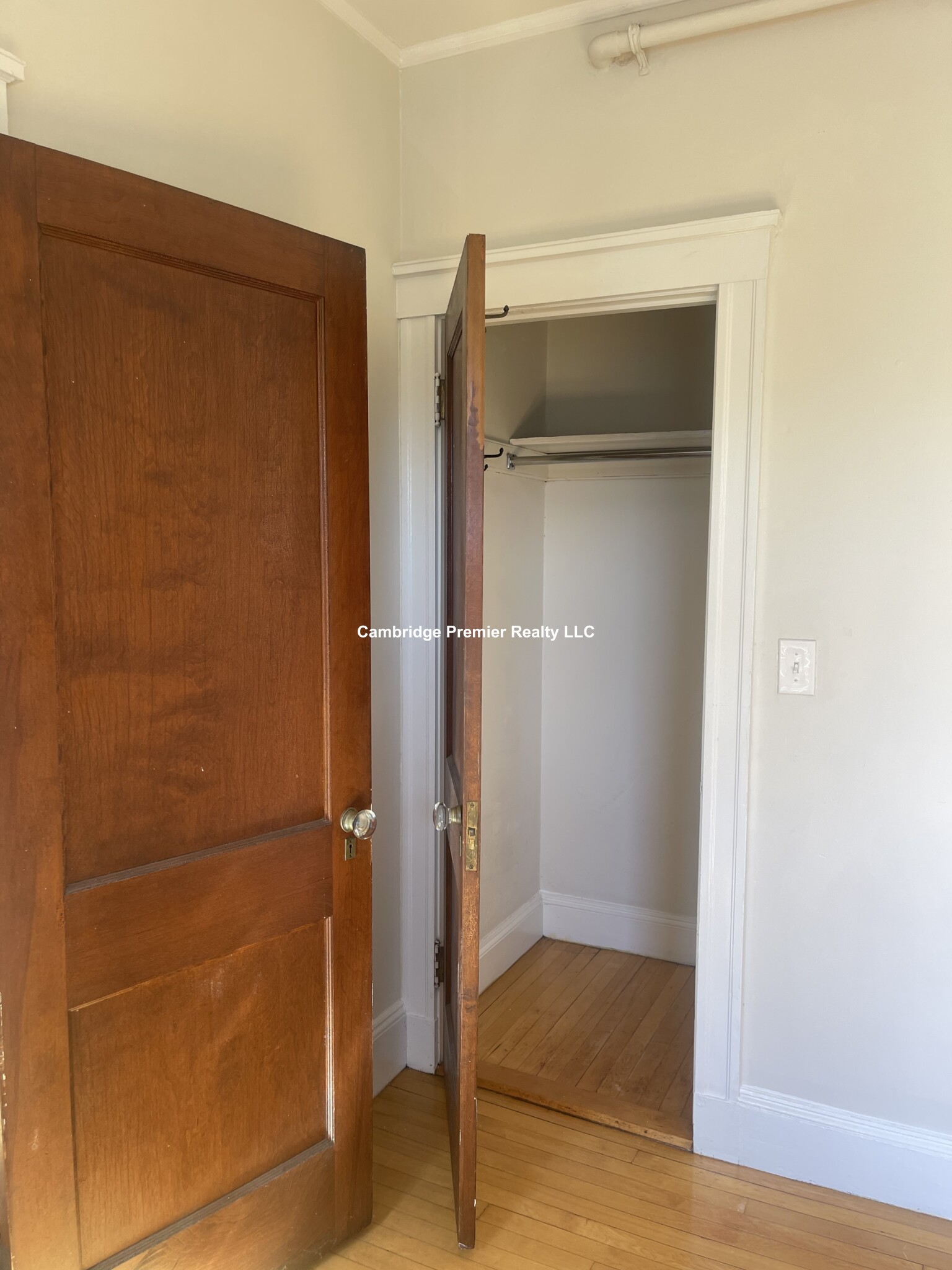 5 Linnaean St, Neighborhood Nine