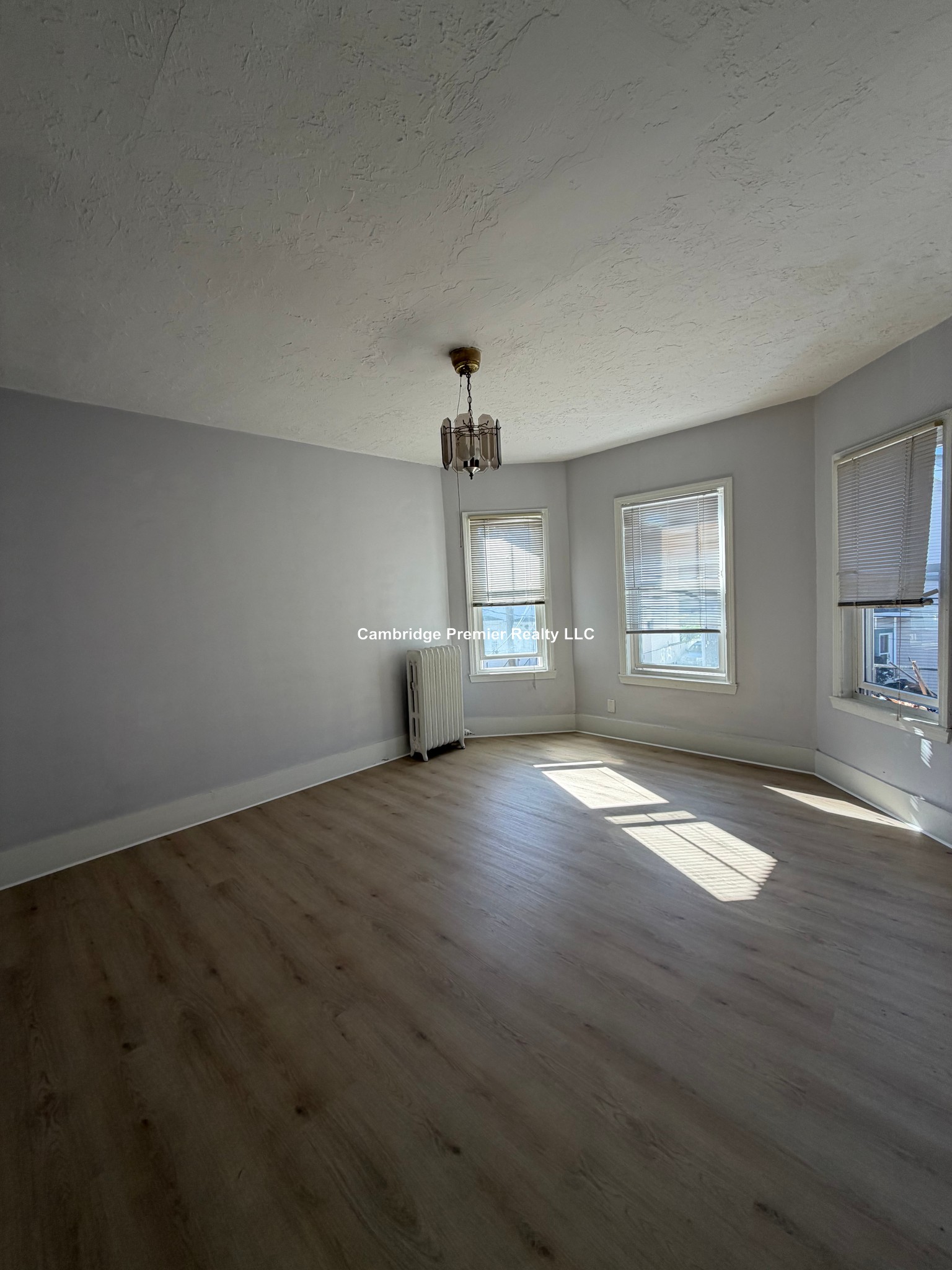 Photo 2 of Everett Ave. Unit 2