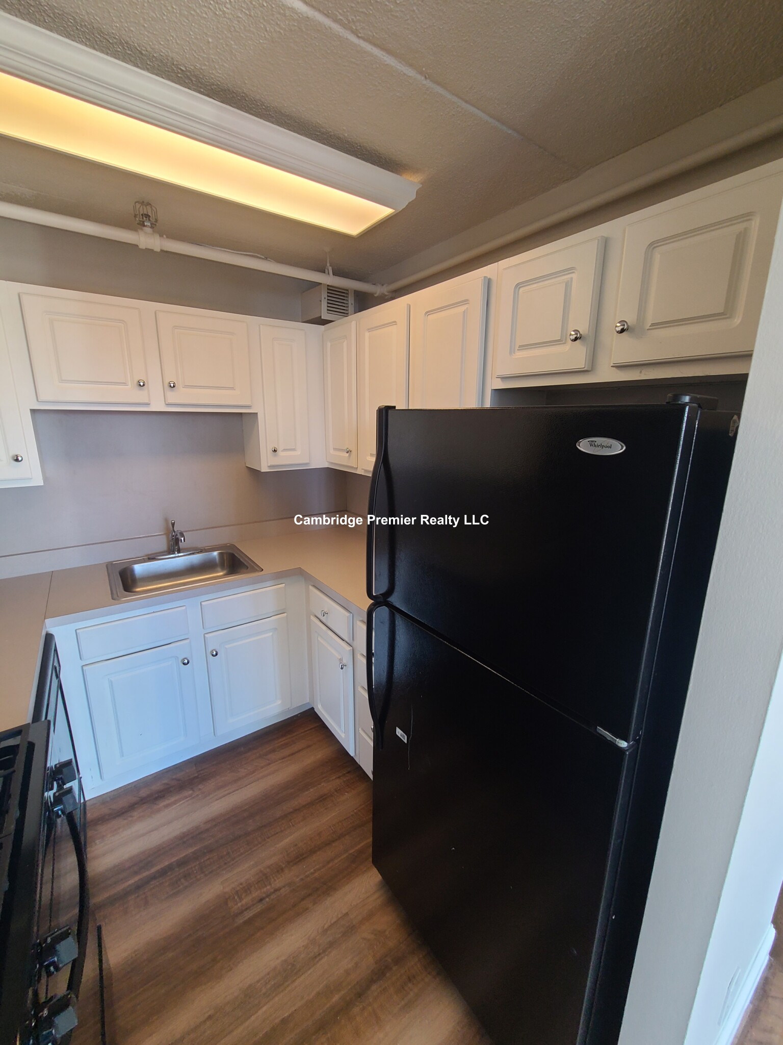 812 Memorial Dr, Central Square