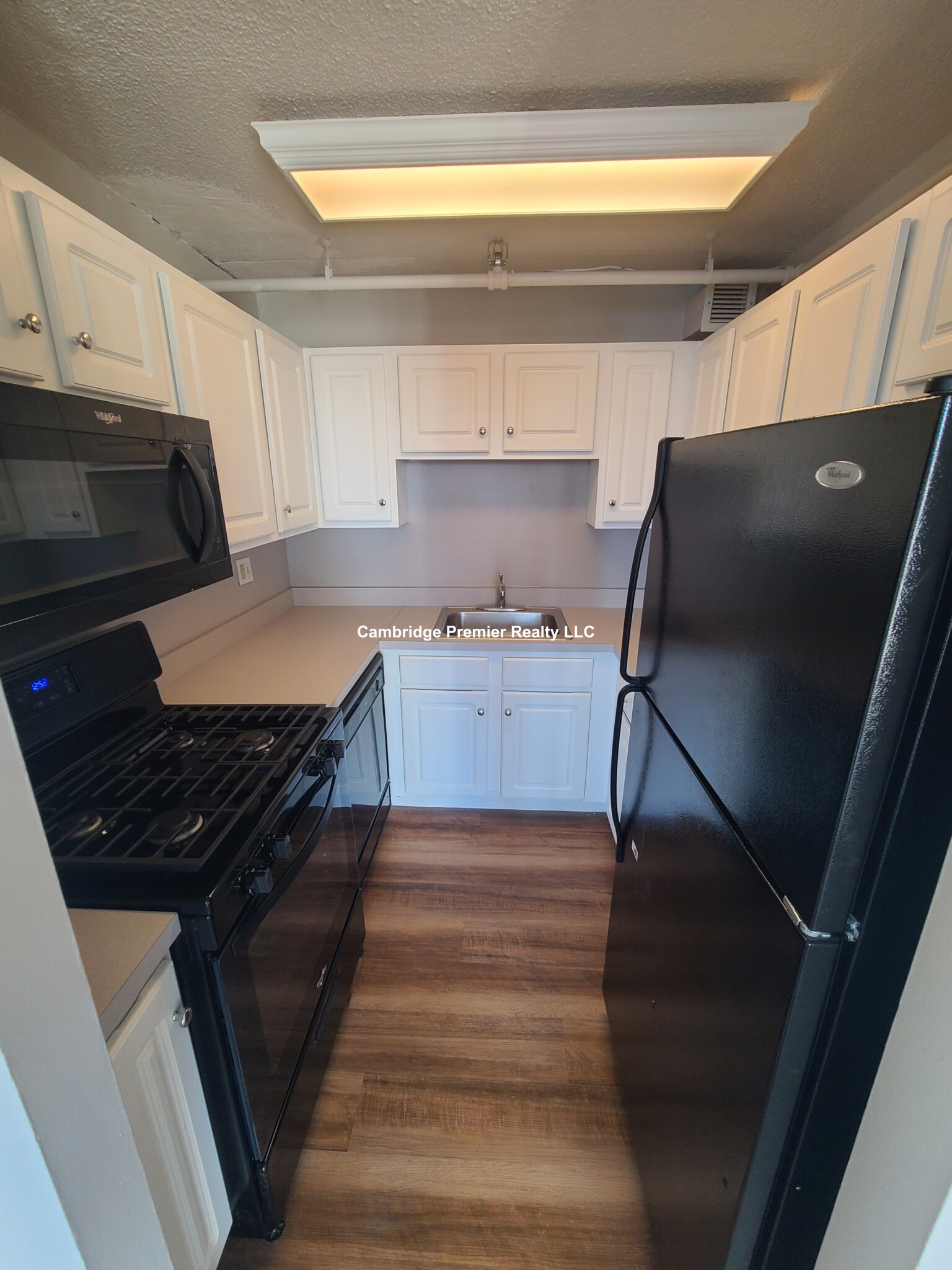 812 Memorial Dr, Central Square