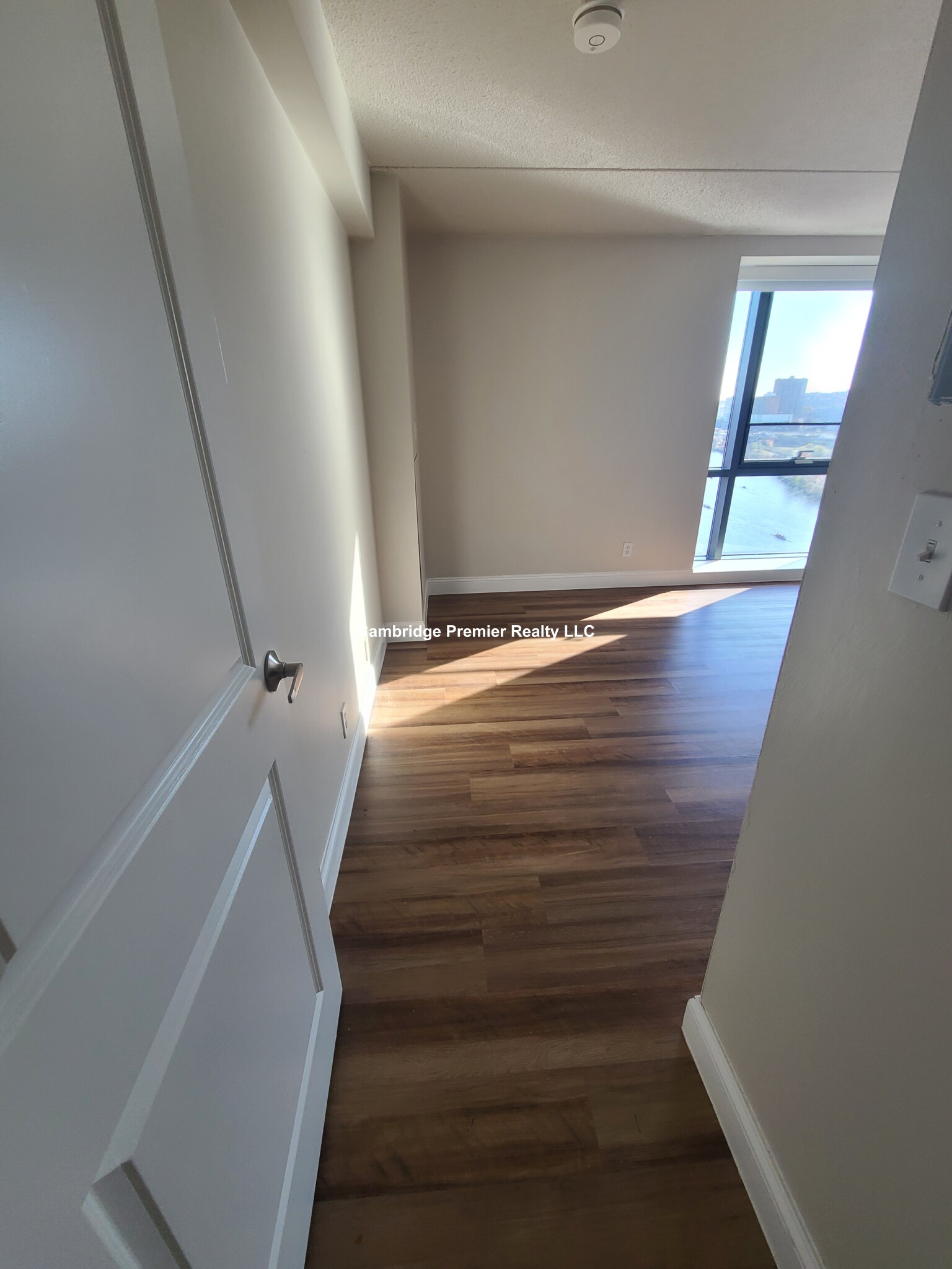 812 Memorial Dr, Central Square