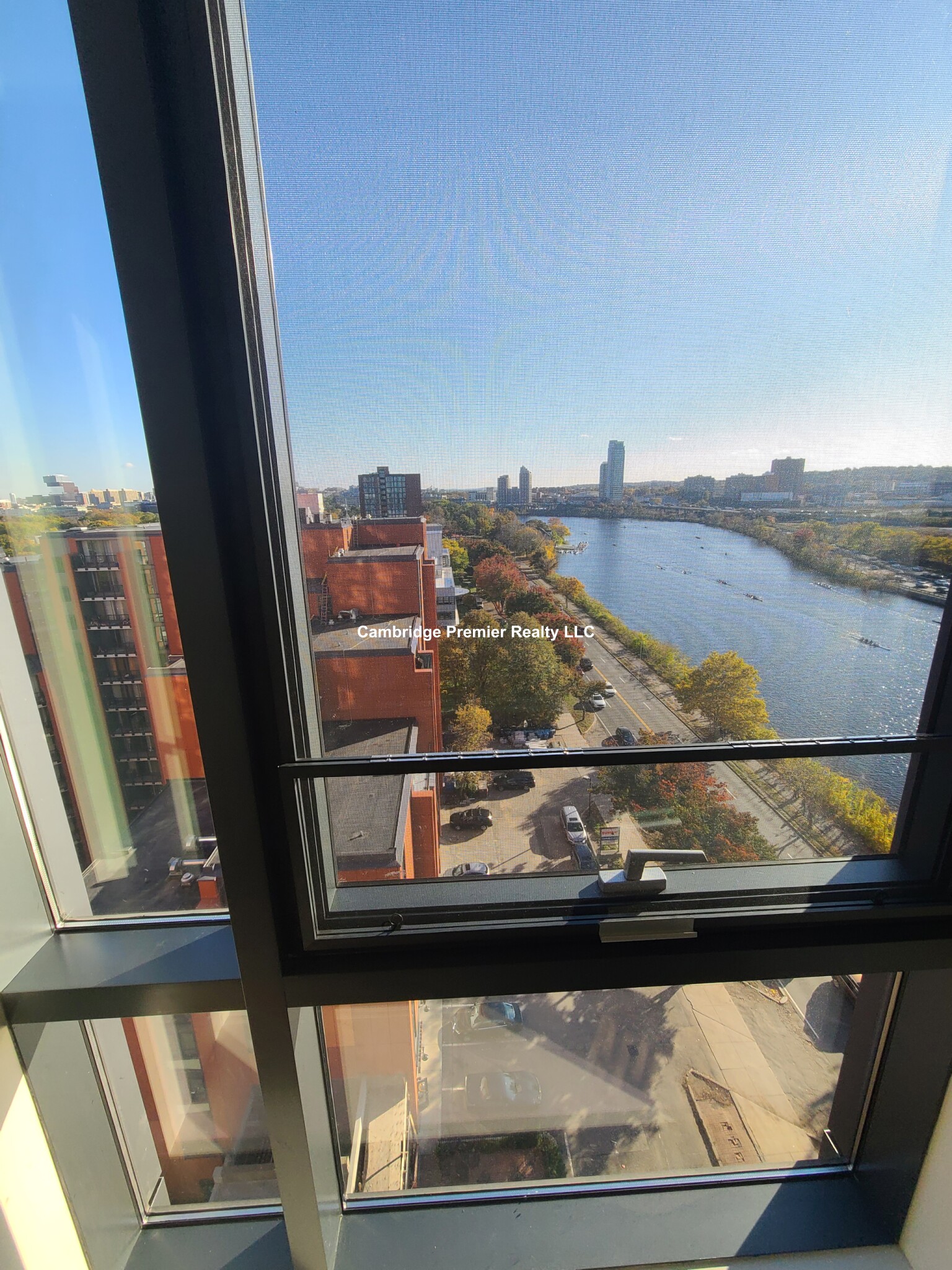 812 Memorial Dr, Central Square