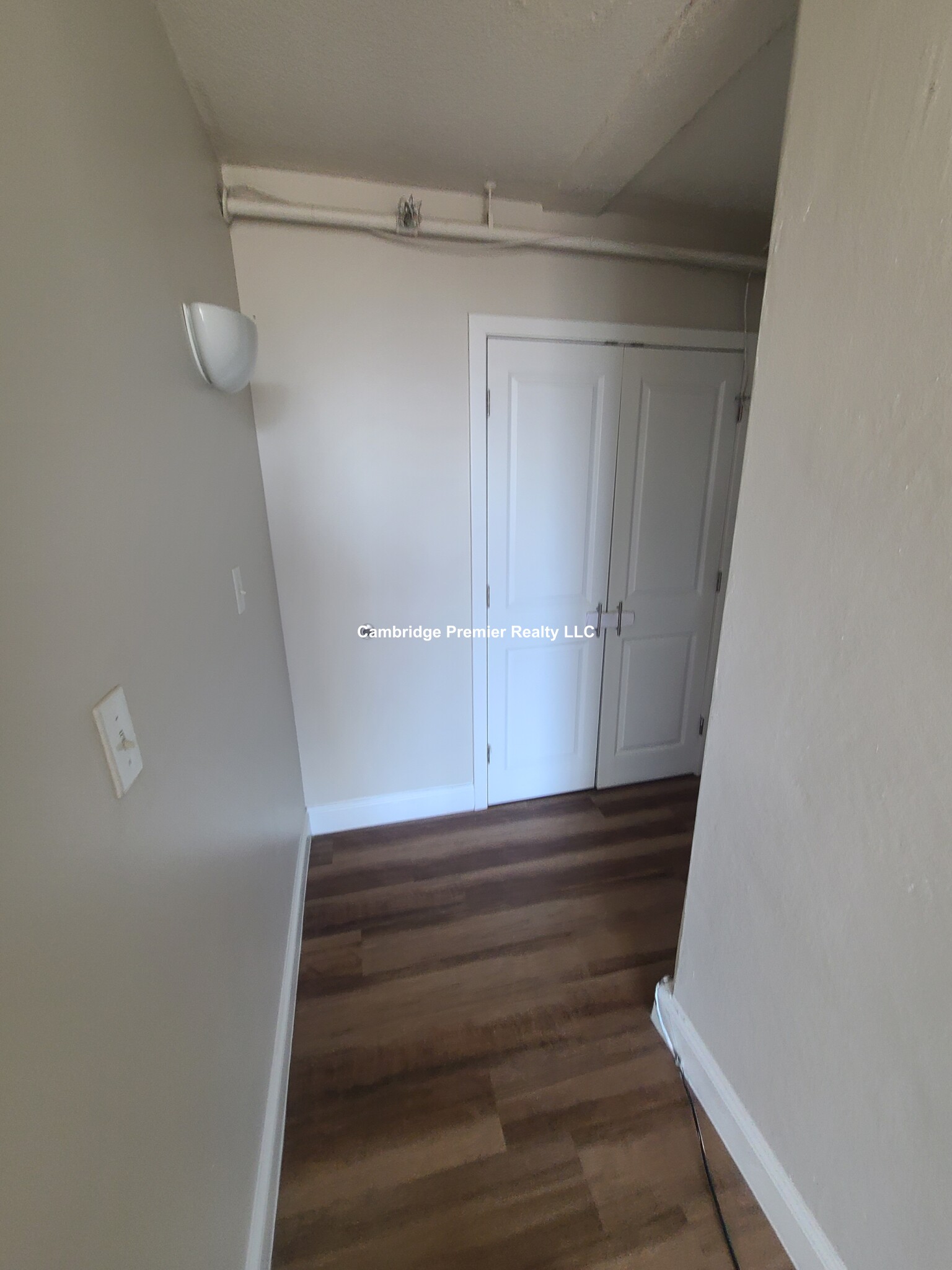 812 Memorial Dr, Central Square