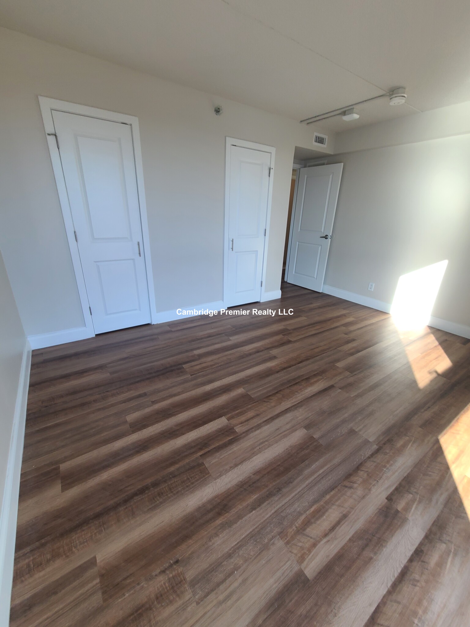 812 Memorial Dr, Central Square