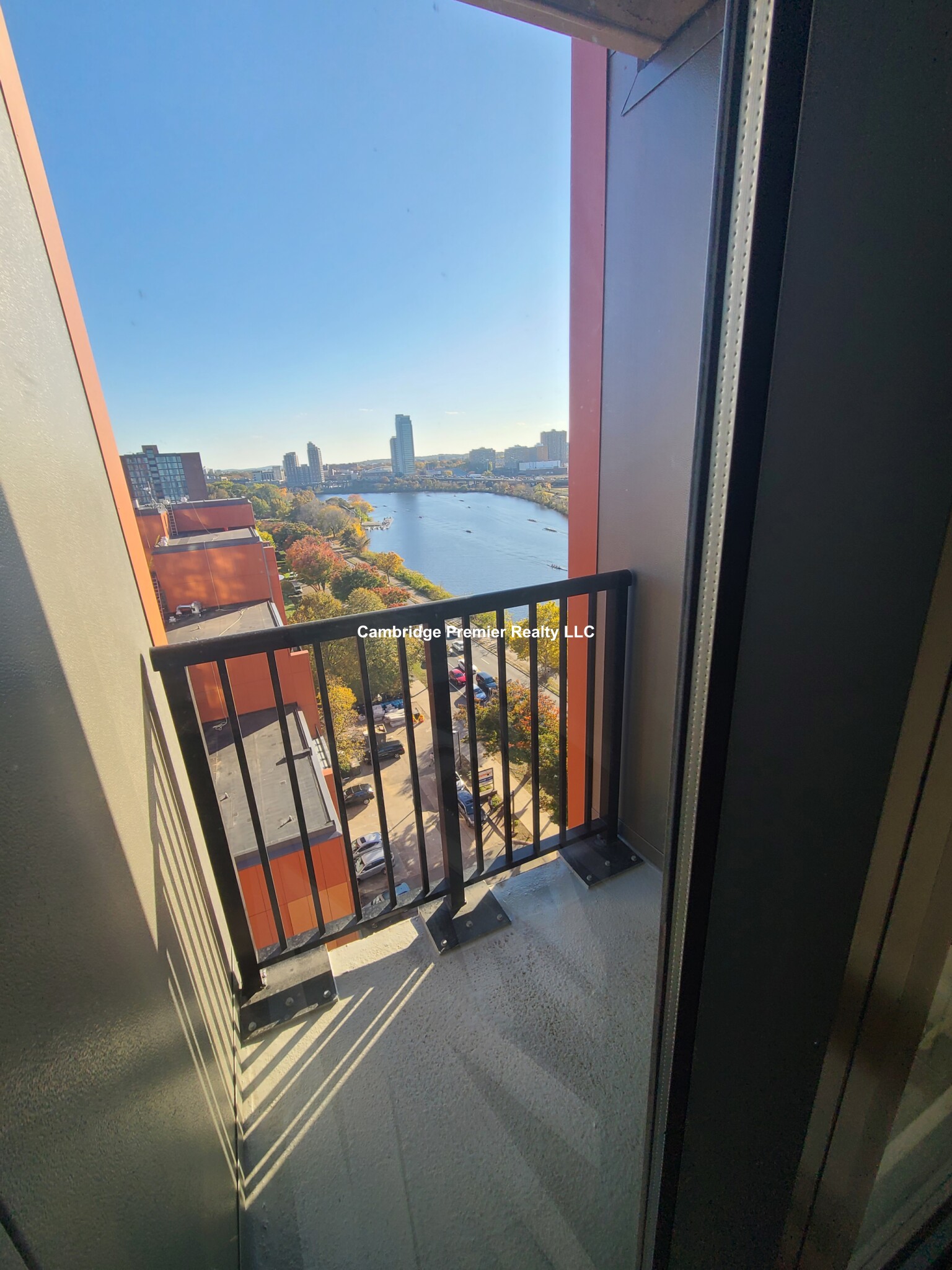 812 Memorial Dr, Central Square