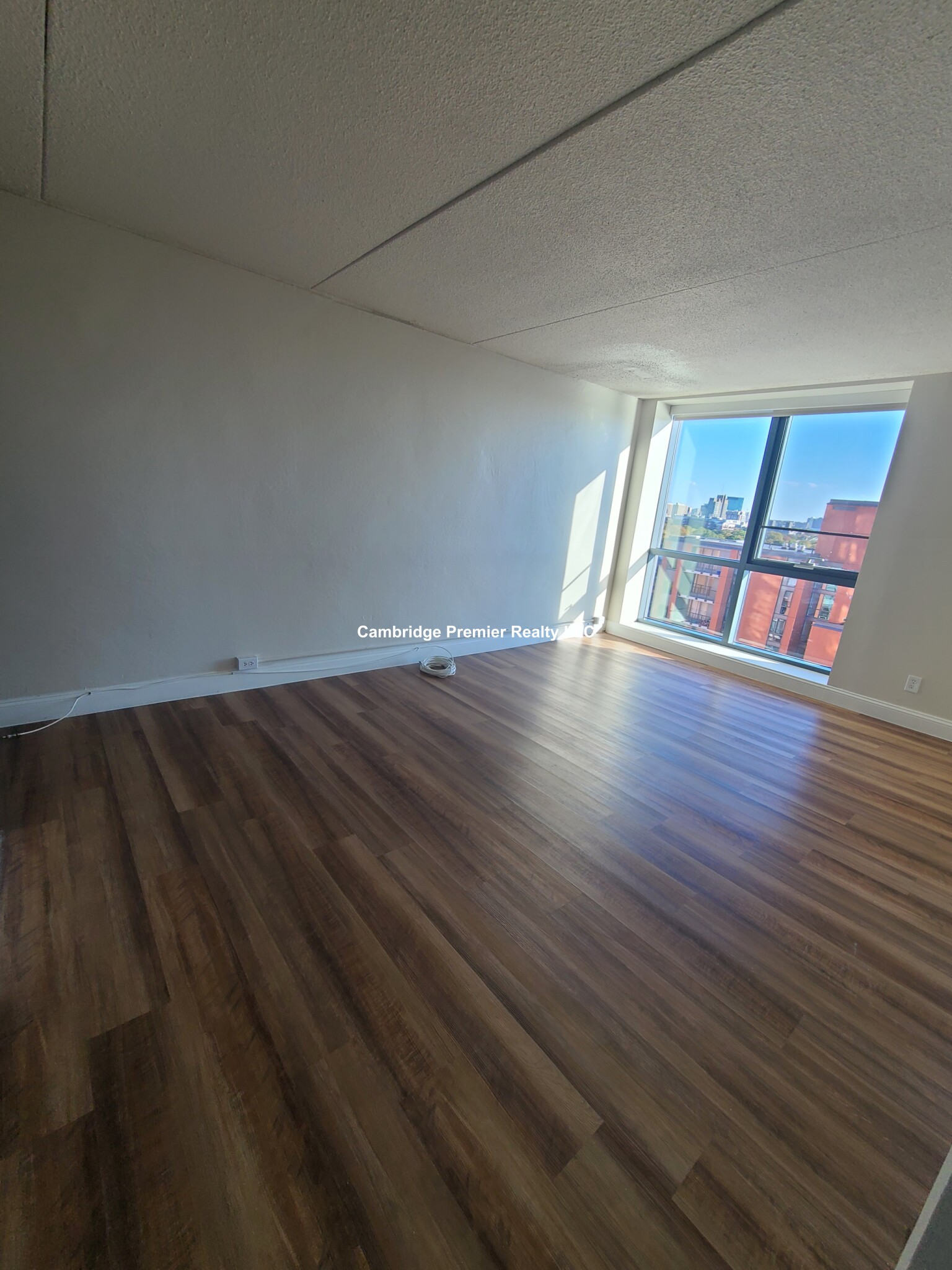 812 Memorial Dr, Central Square