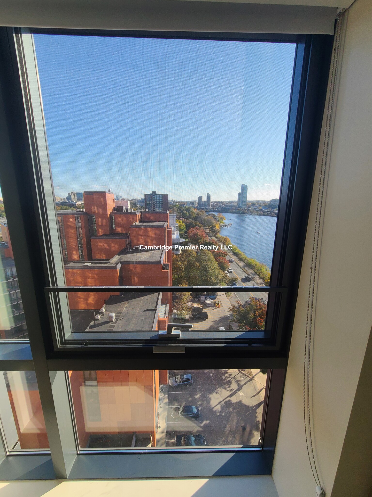 812 Memorial Dr, Central Square