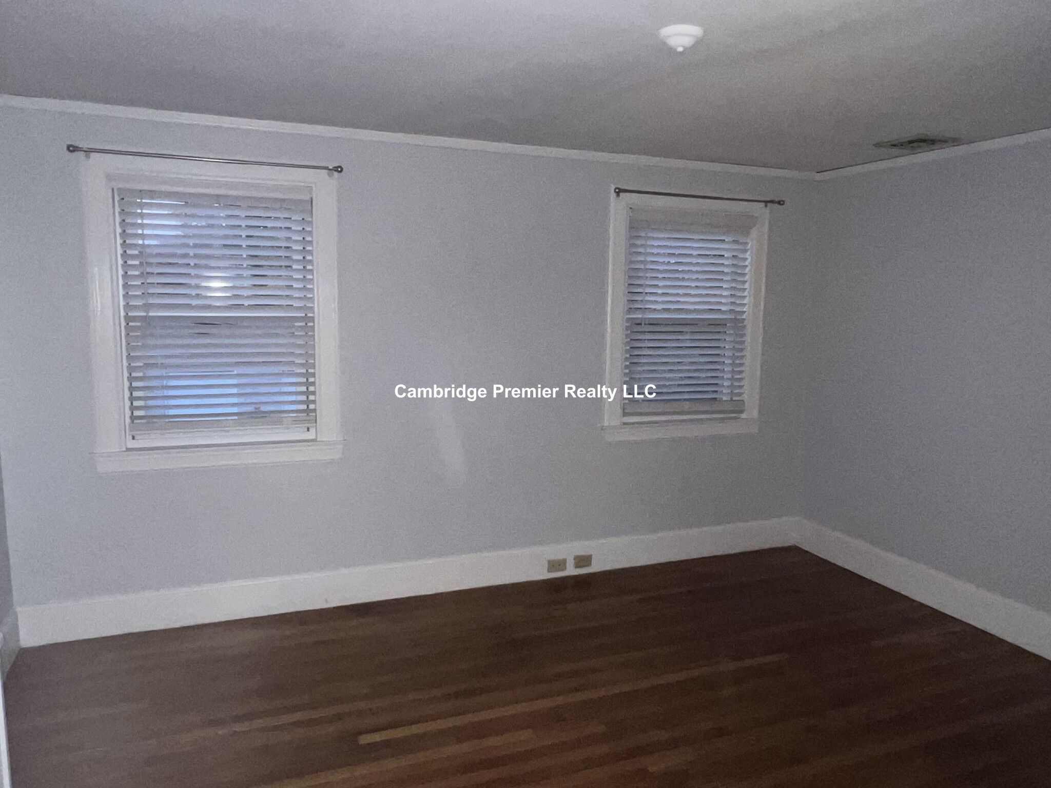 42 Old Mystic St, Arlington